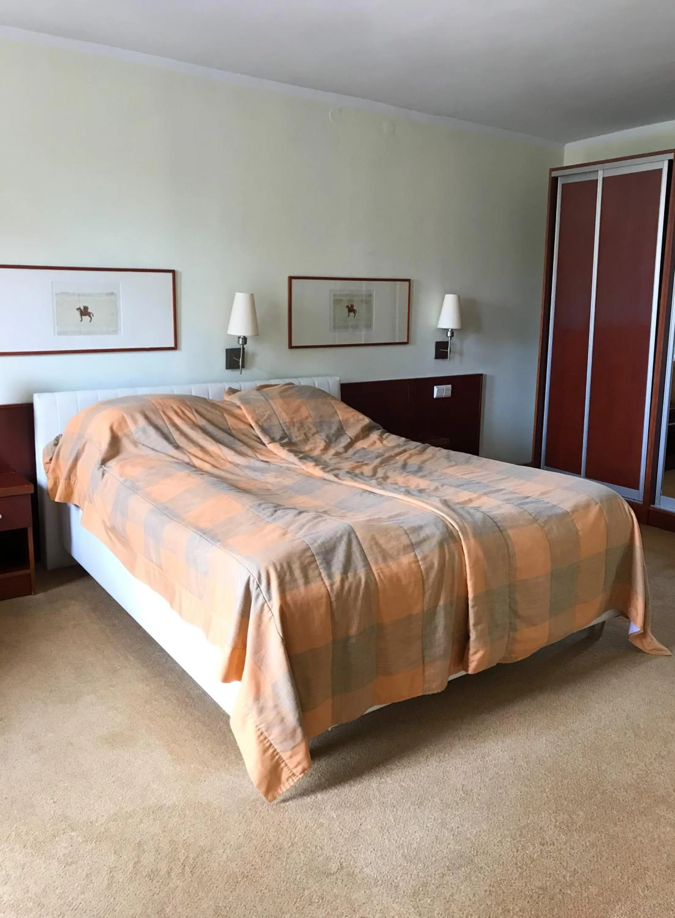 Bed in Hostel Refleks