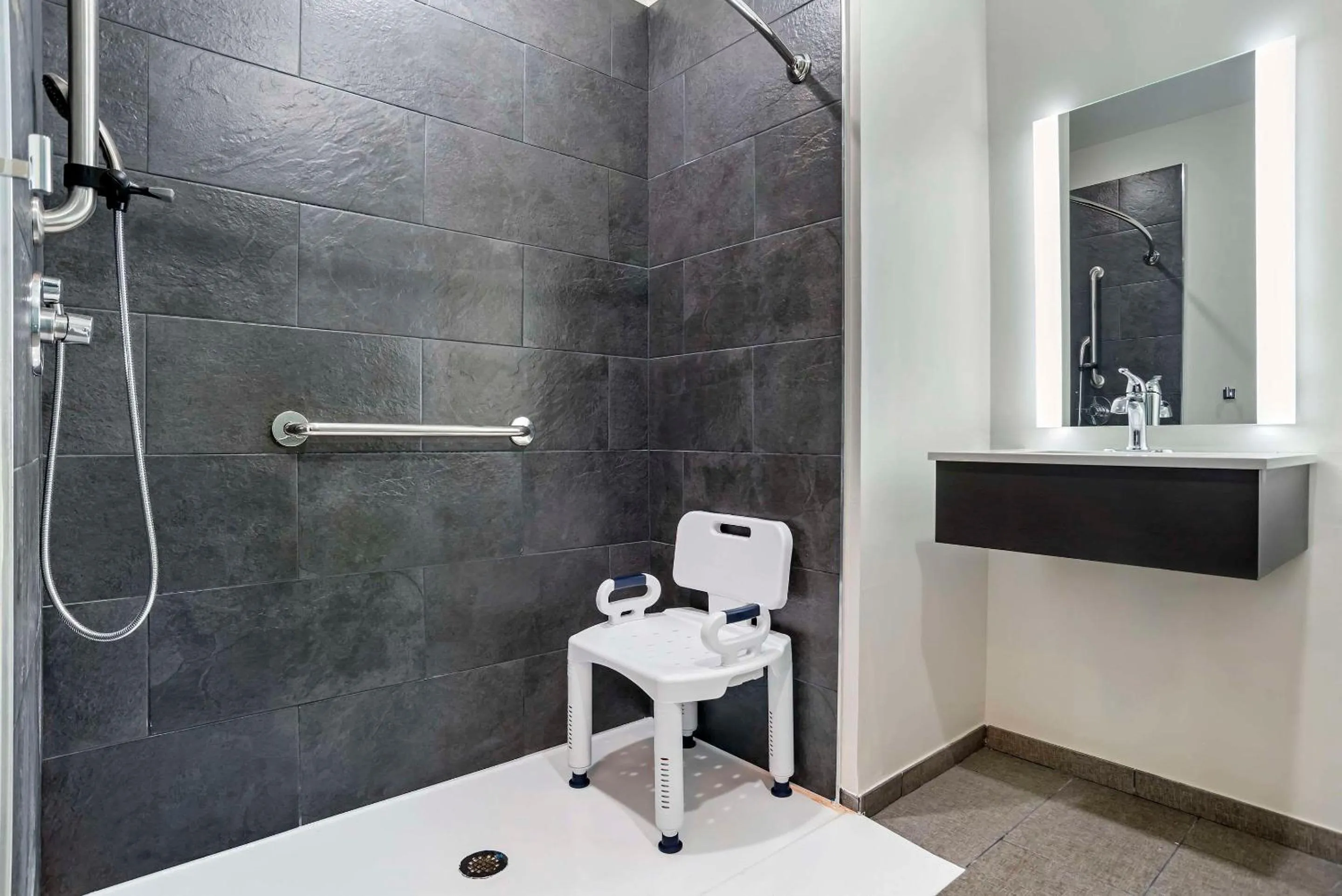 Bathroom in Sleep Inn & Suites Fort Walton Beach - Destin West