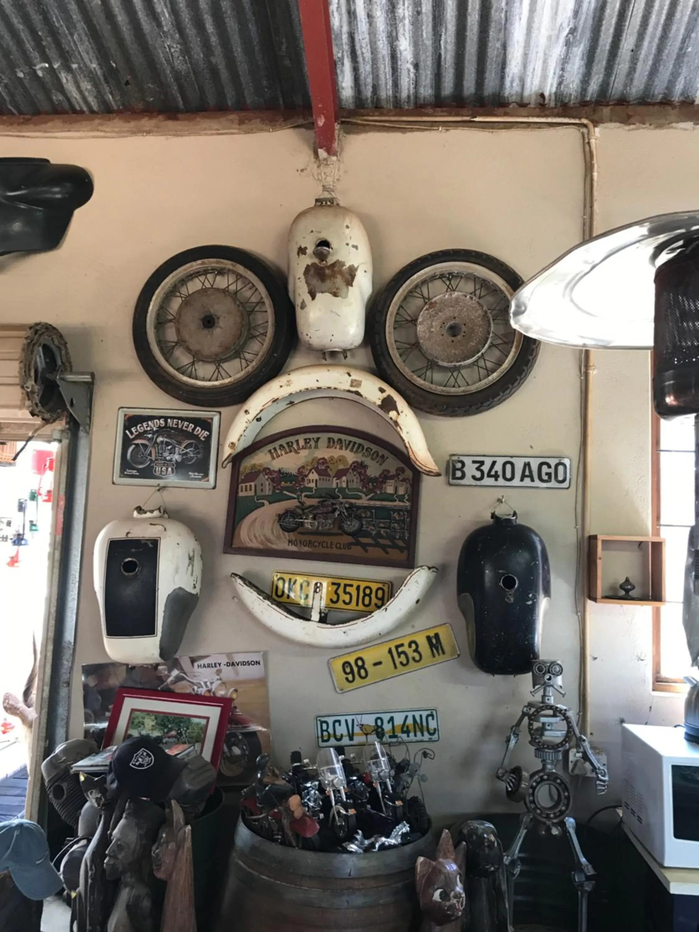 Communal lounge/ TV room in Caracal Lodge