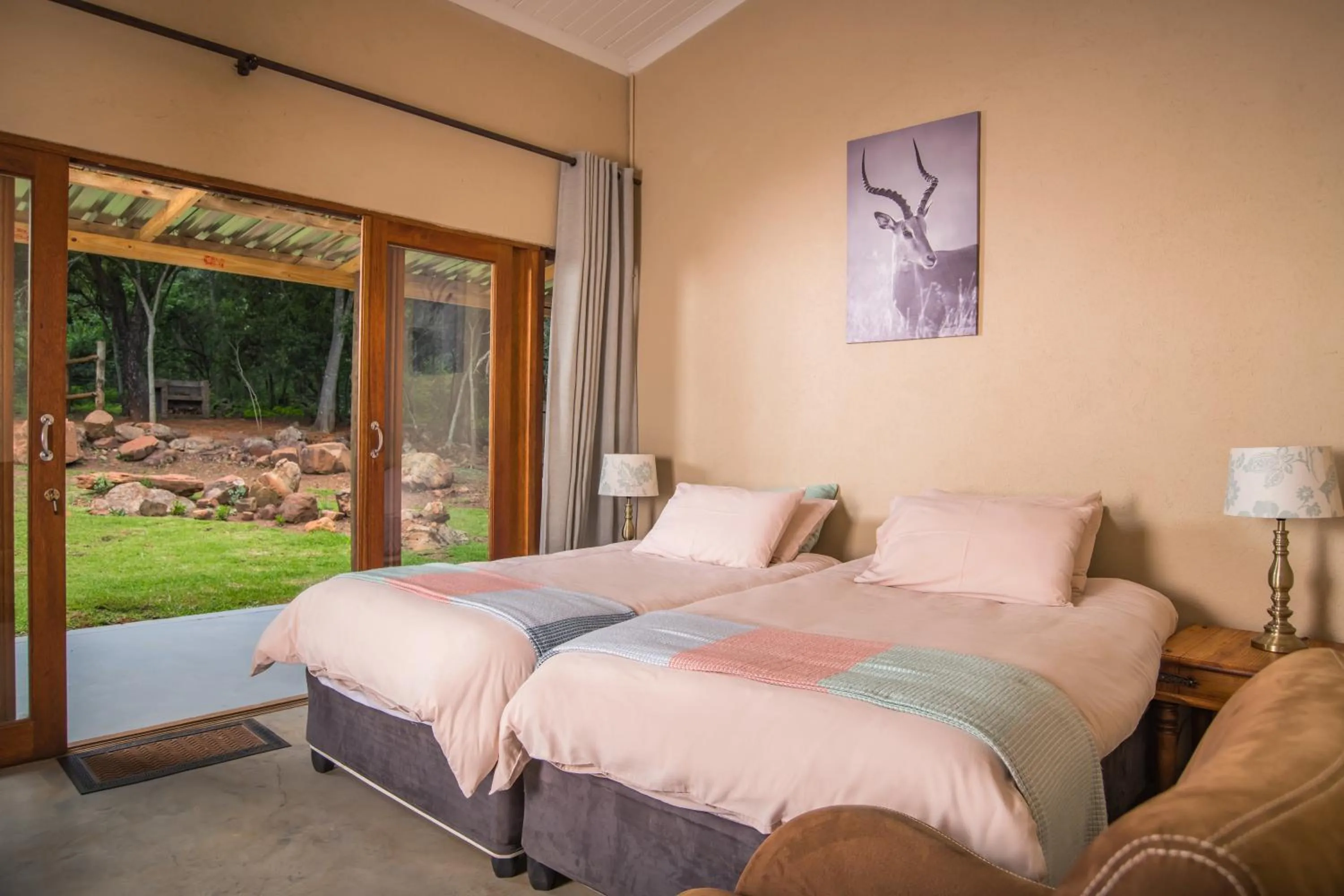 Bedroom, Bed in Caracal Lodge