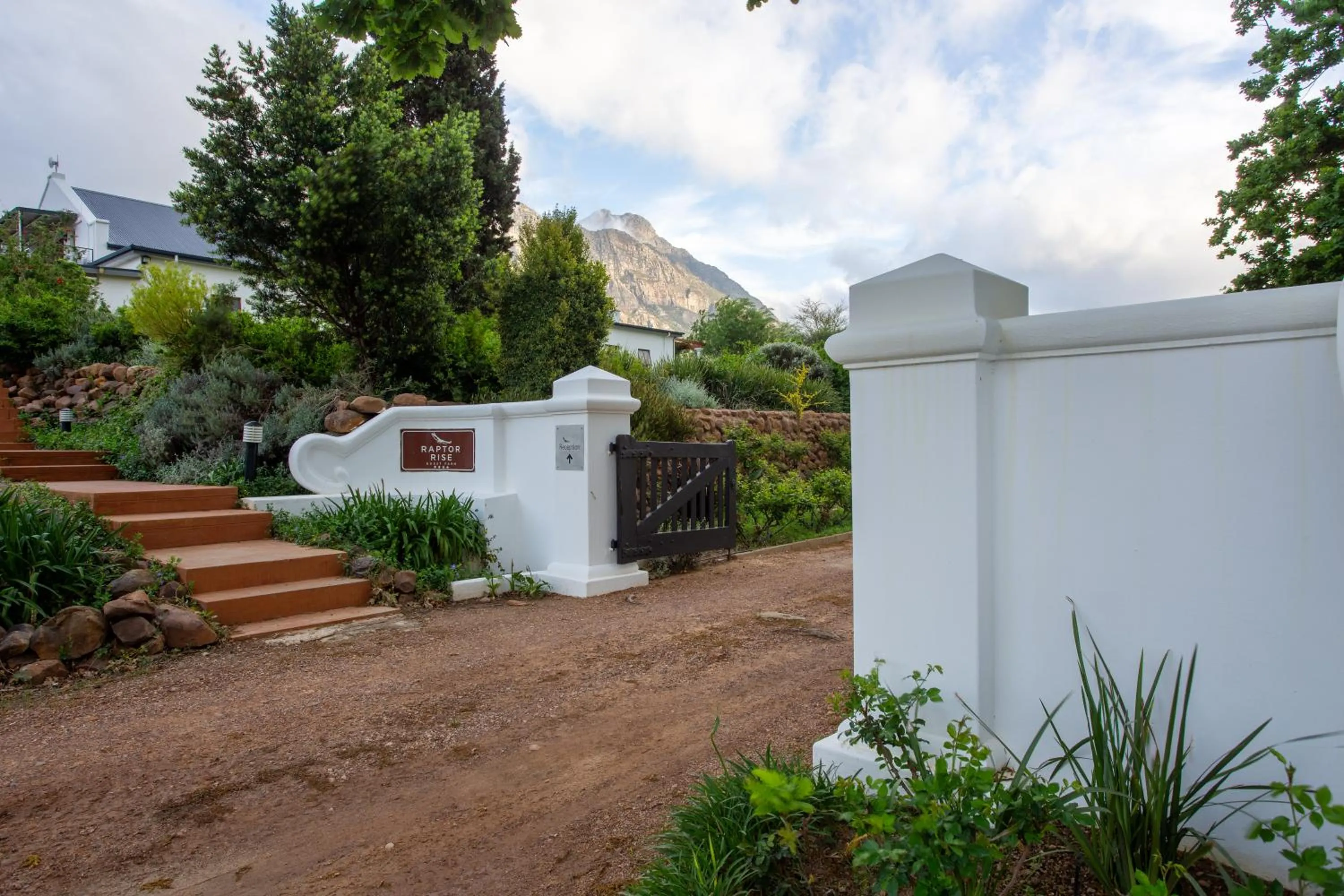 Facade/entrance in Raptor Rise Farm