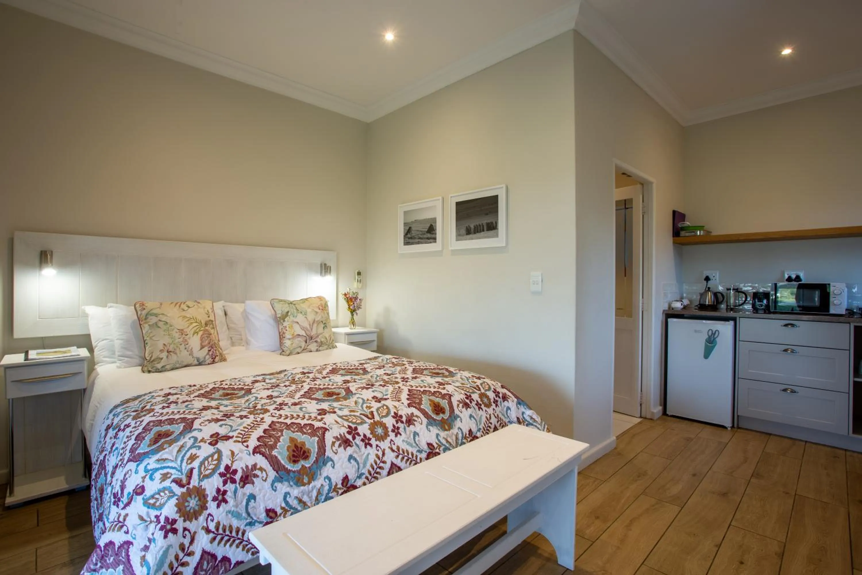 Bedroom, Bed in Raptor Rise Farm