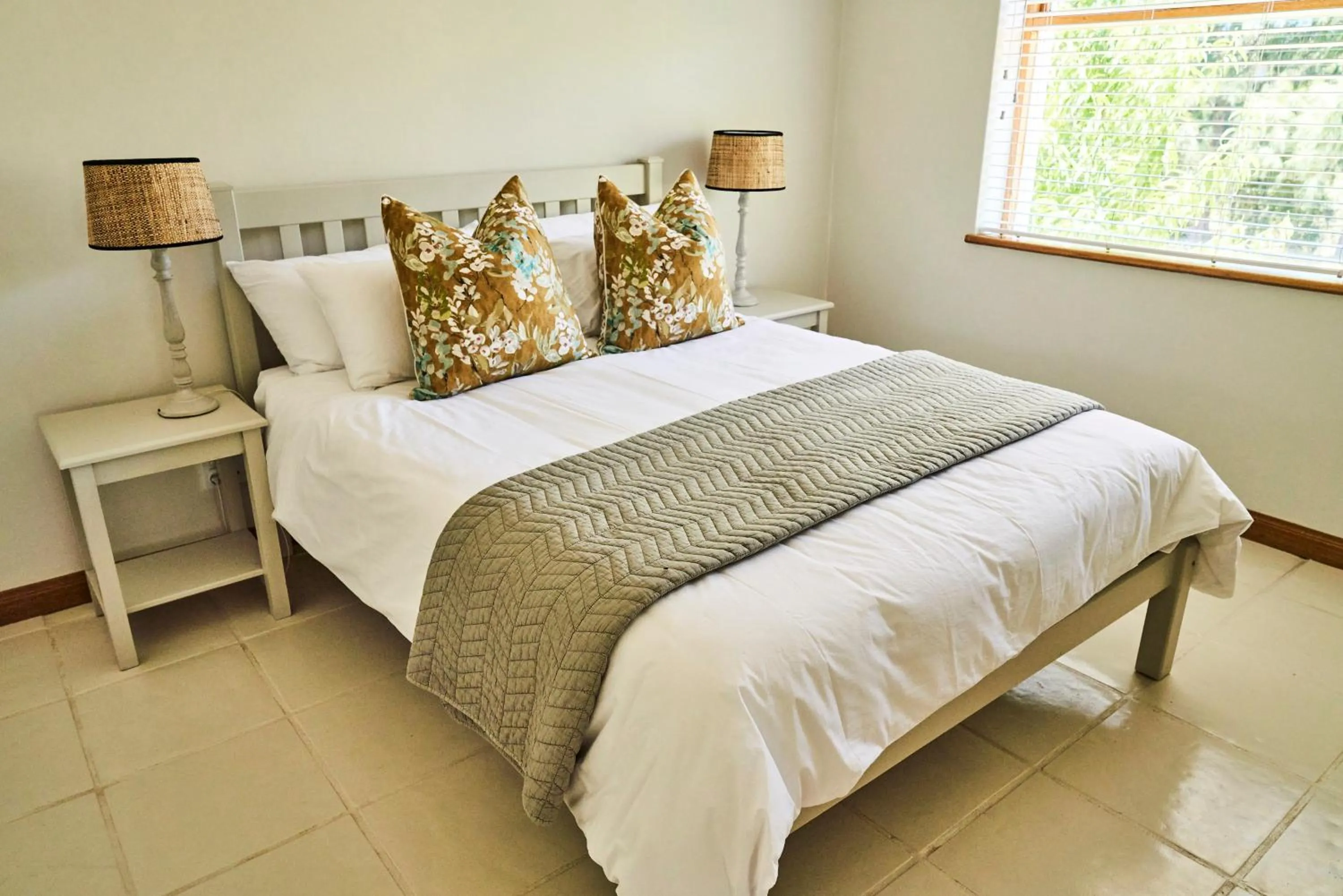 Bedroom, Bed in Raptor Rise Farm