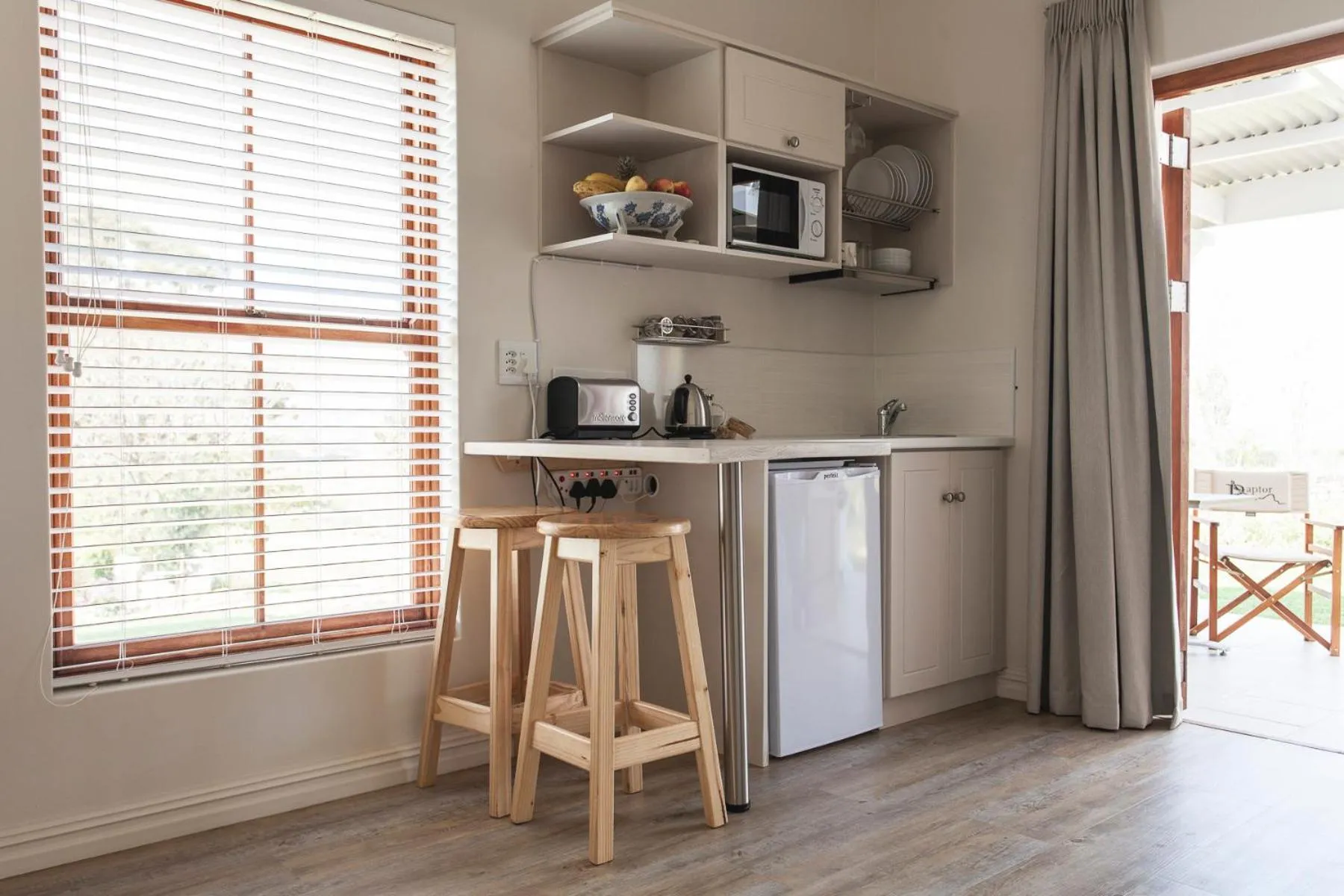 Coffee/tea facilities in Raptor Rise Farm