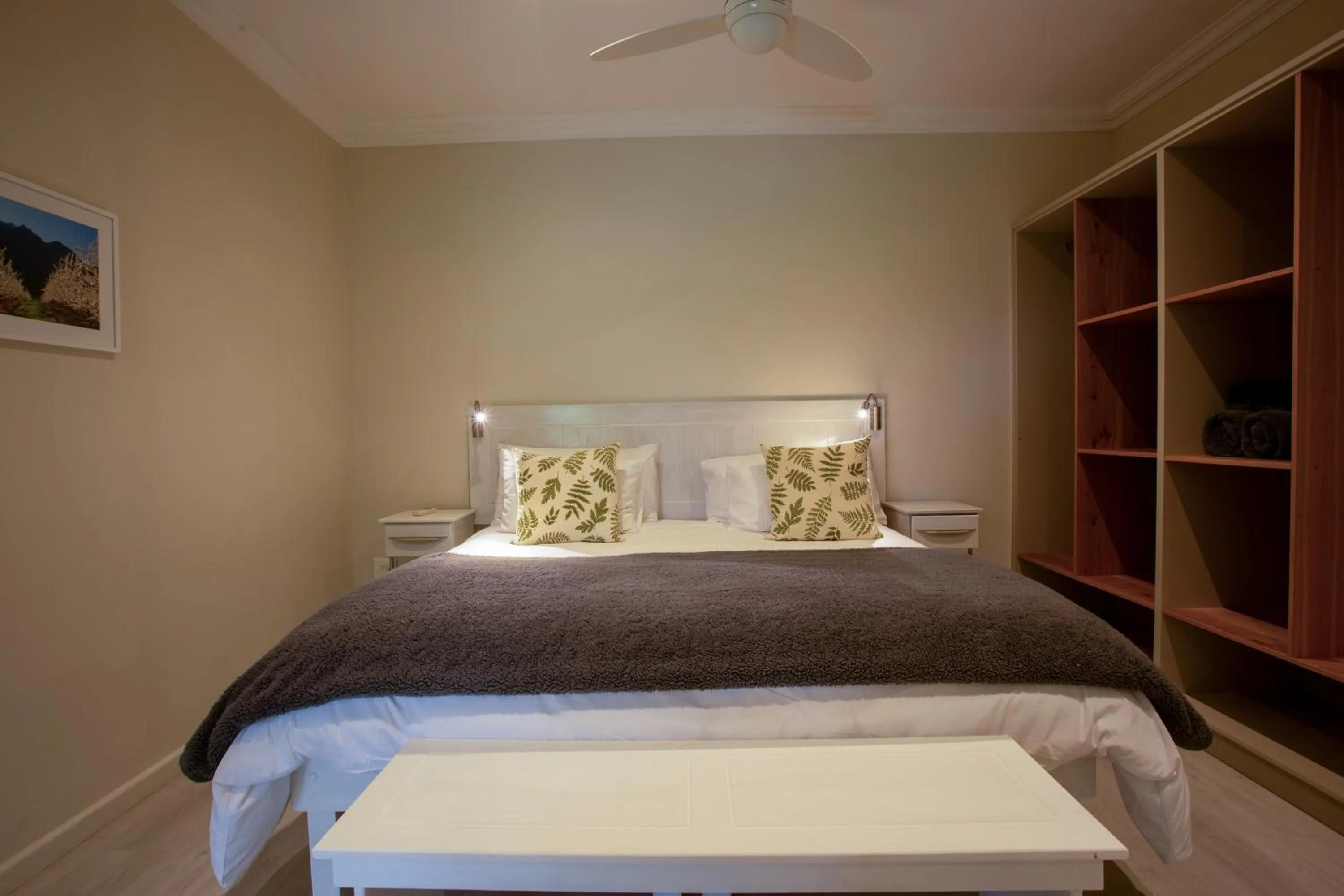 Bedroom, Bed in Raptor Rise Farm