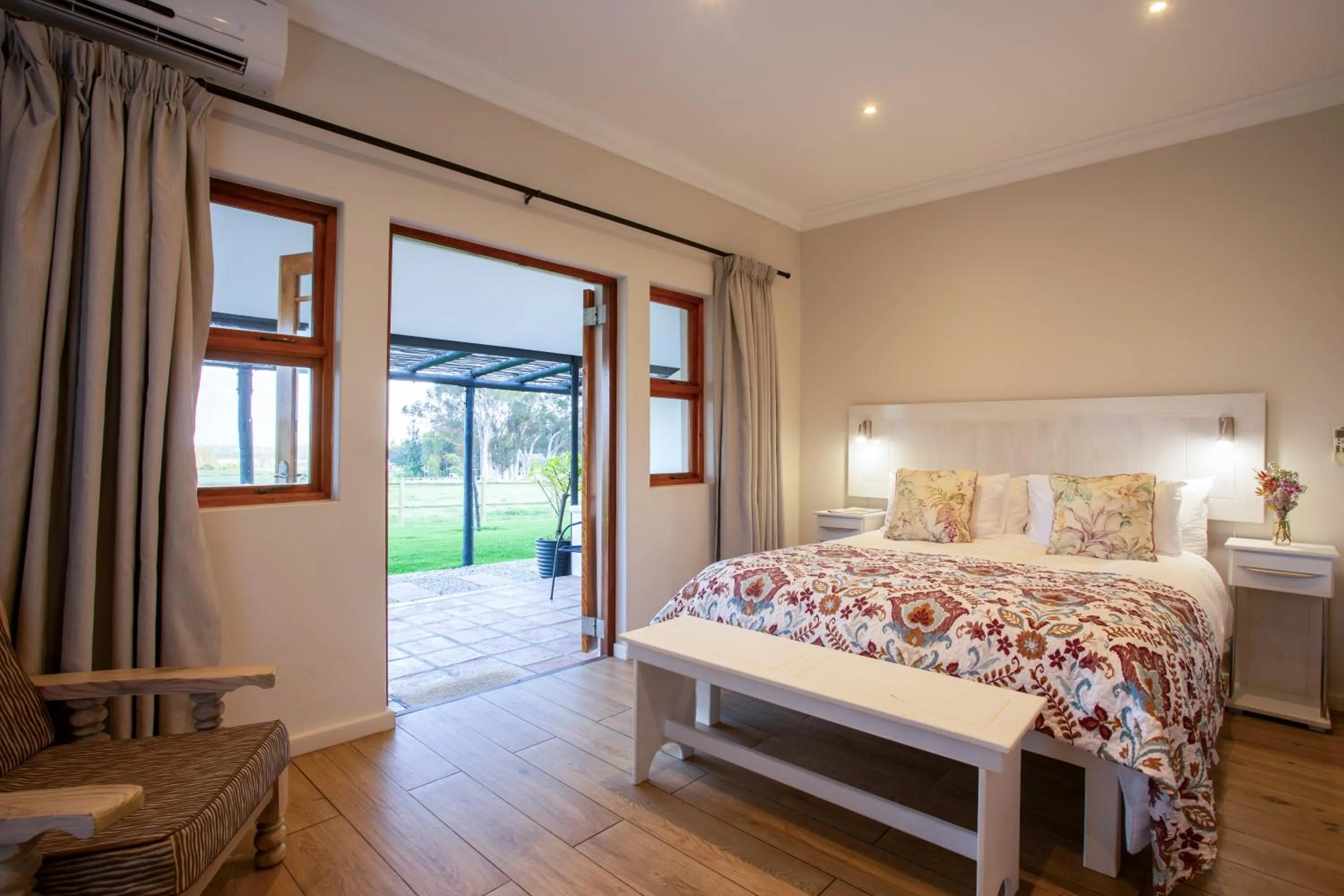 Photo of the whole room, Bed in Raptor Rise Farm