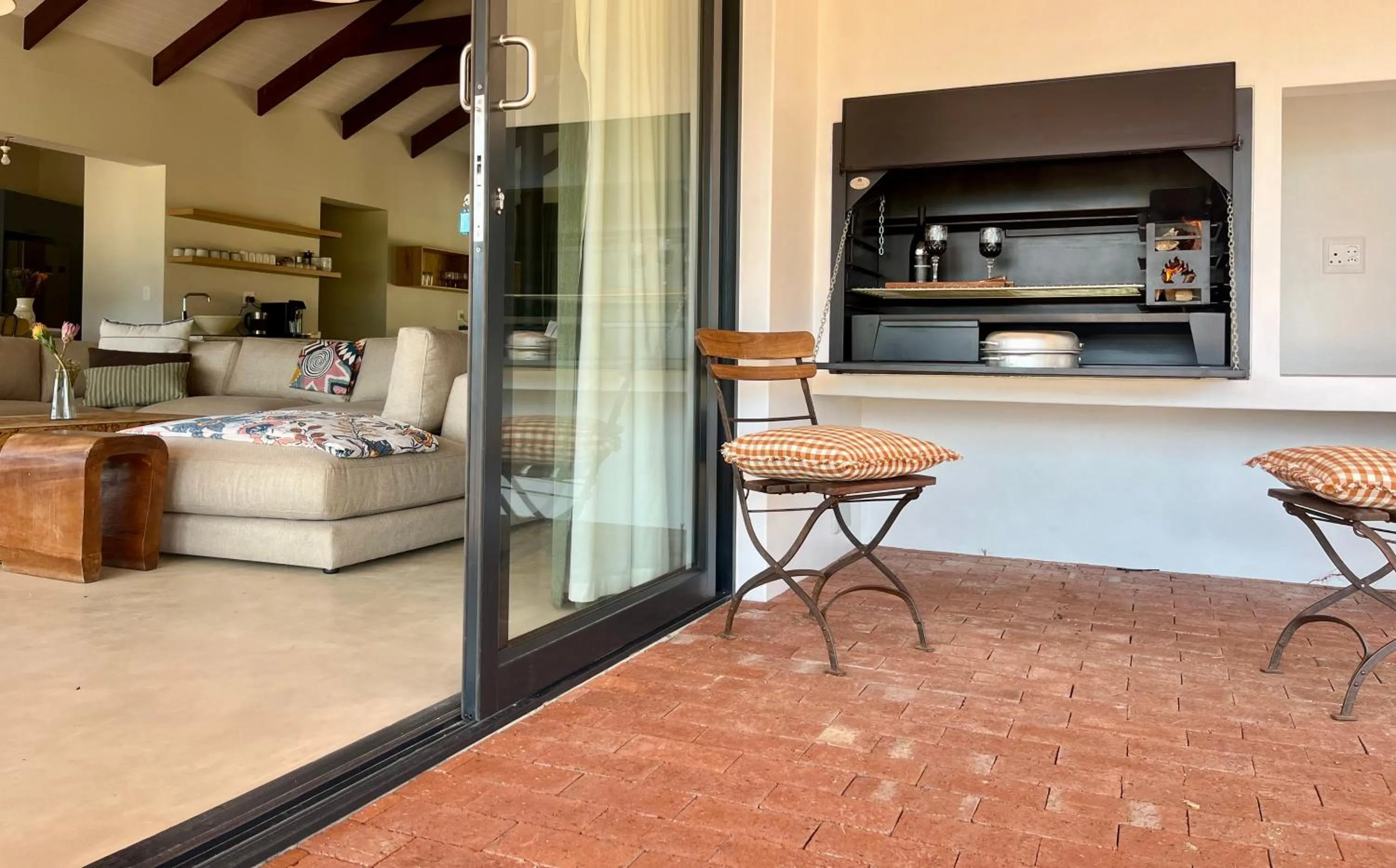 BBQ facilities in Raptor Rise Farm