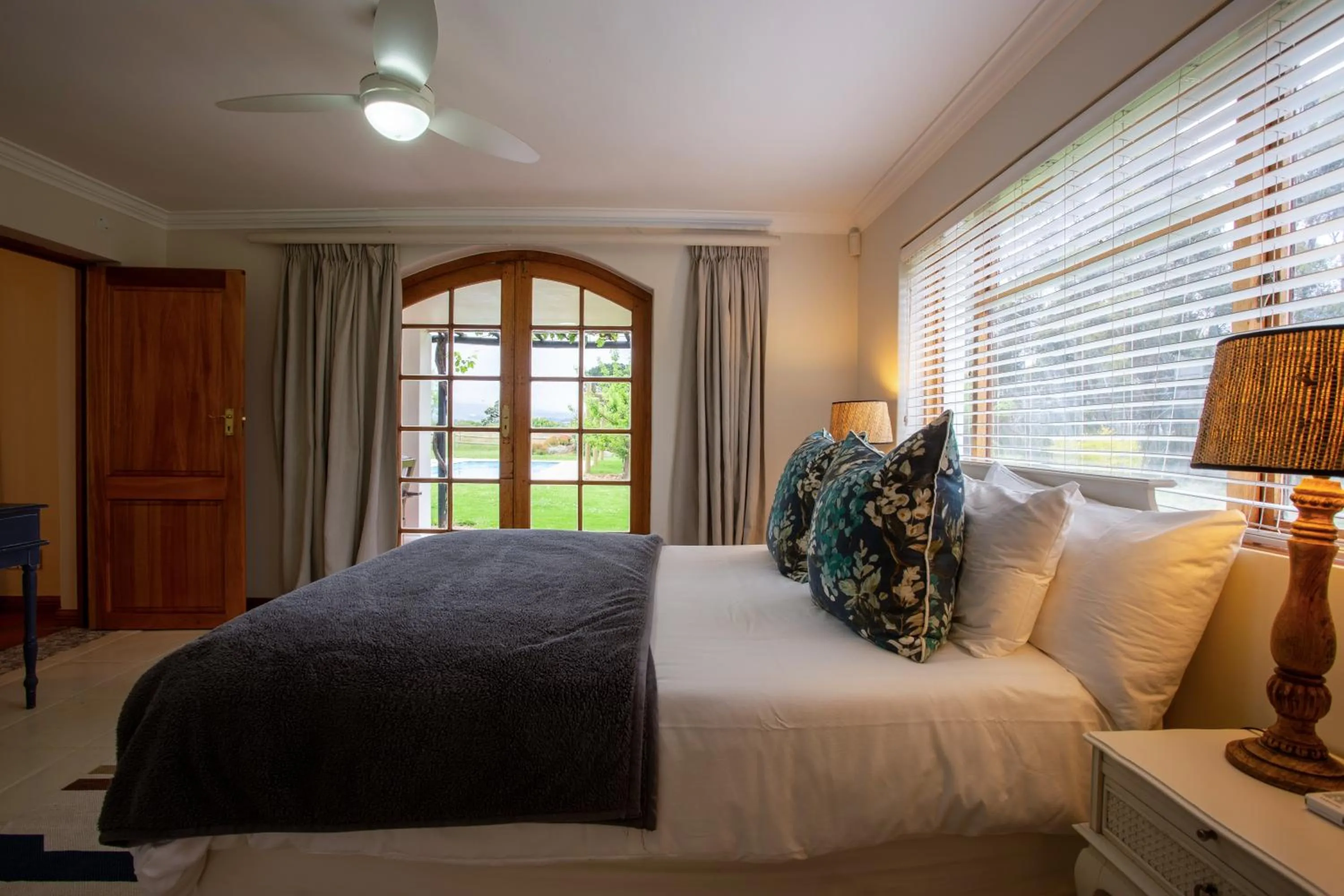 Bedroom, Bed in Raptor Rise Farm