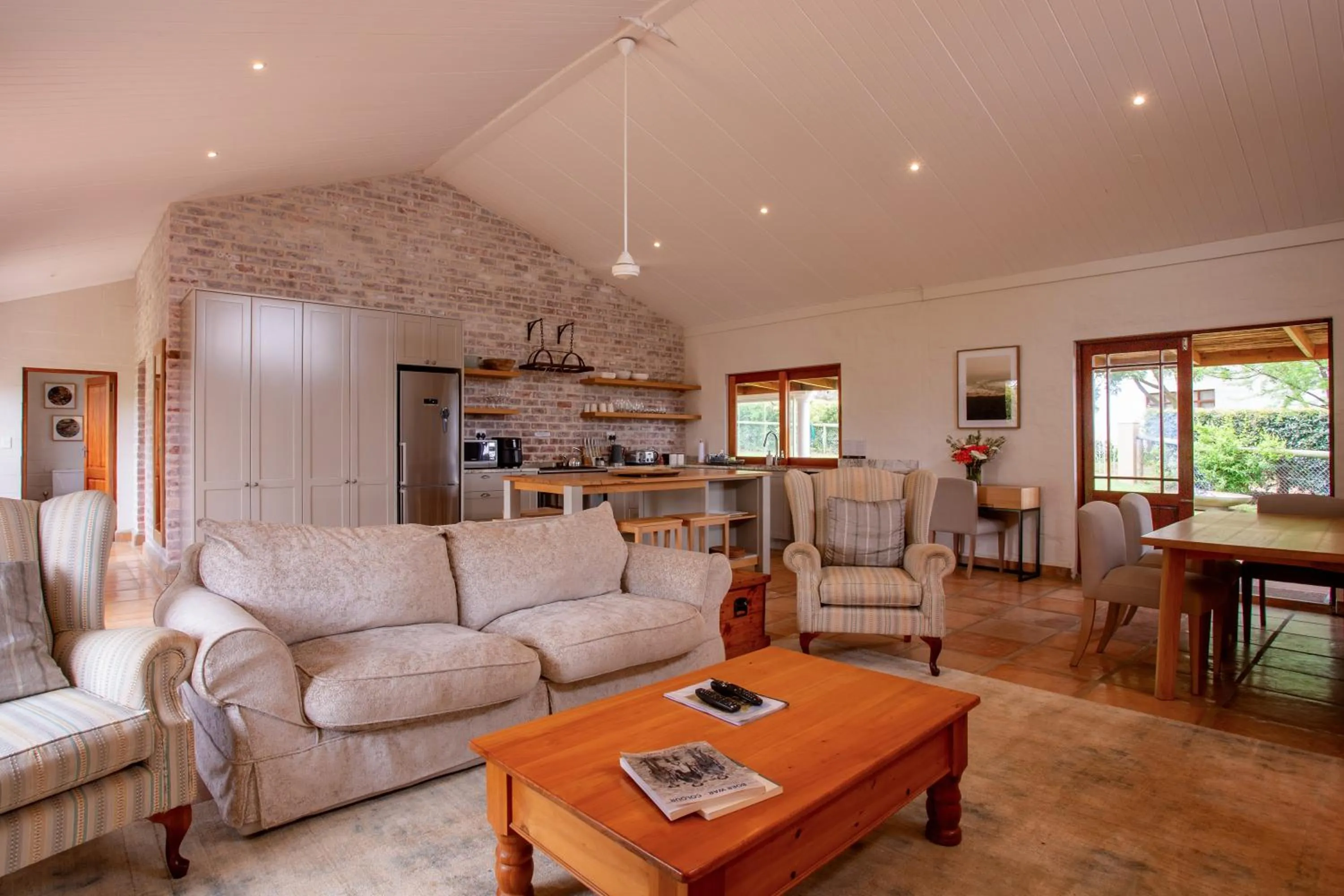 Kitchen or kitchenette in Raptor Rise Farm