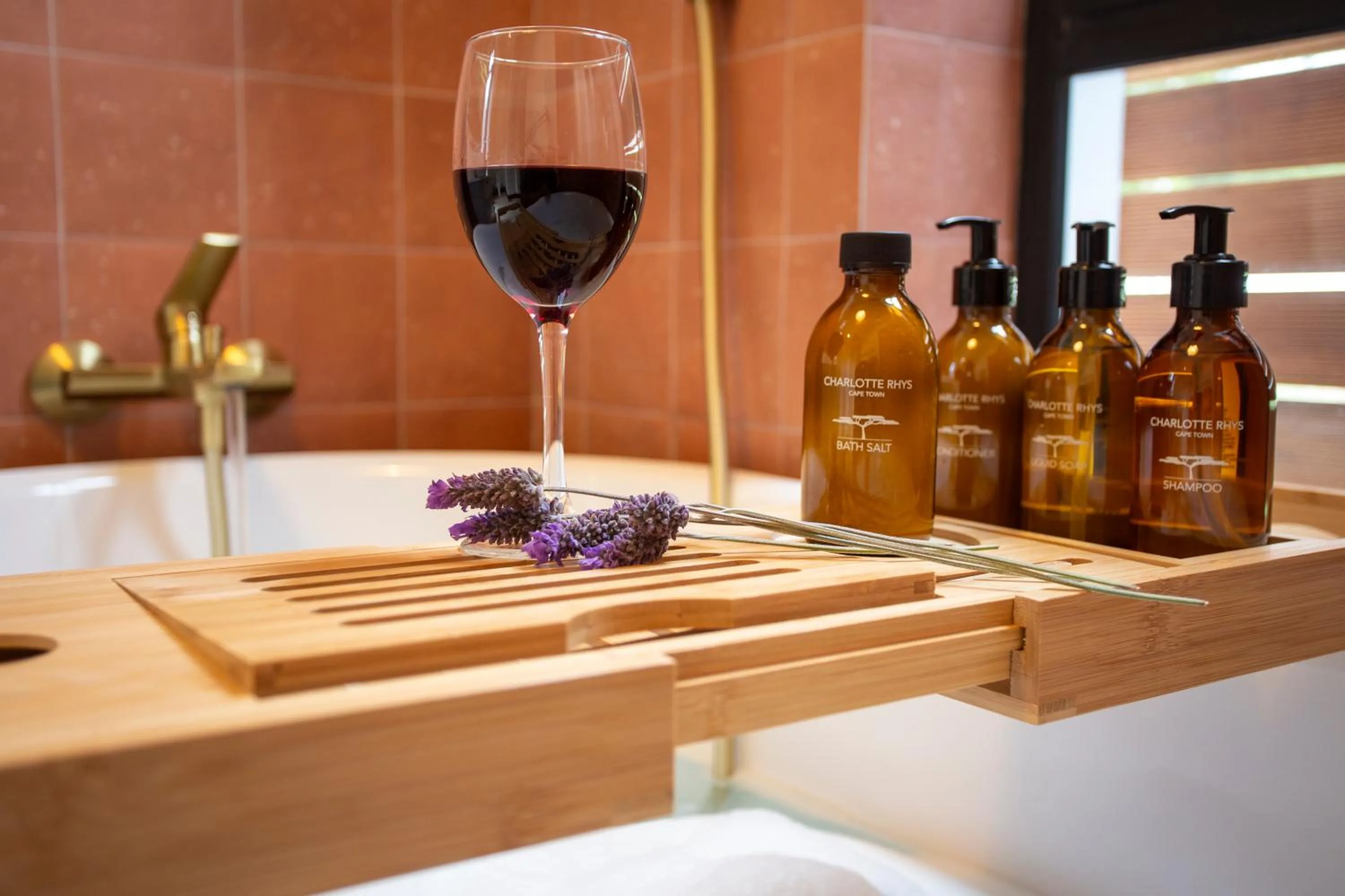 Bath in Raptor Rise Farm