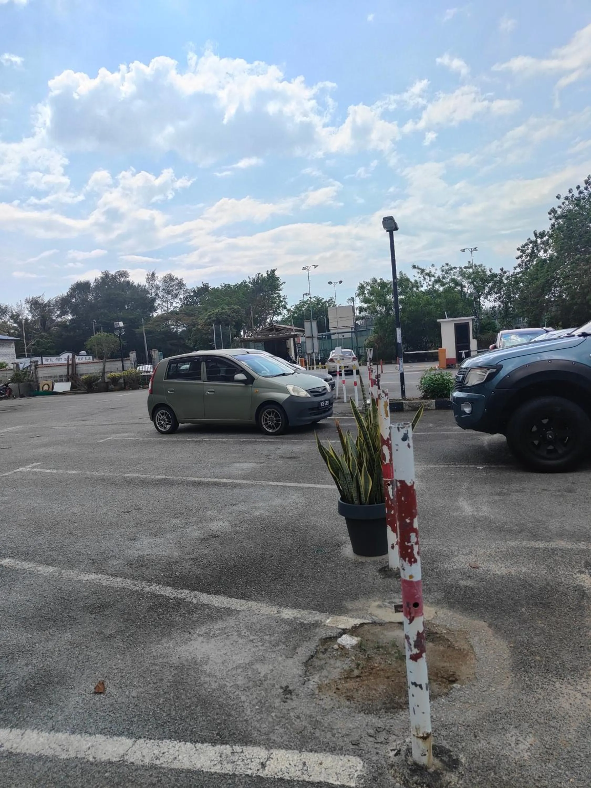 Parking in BAYU BEACH RESORT