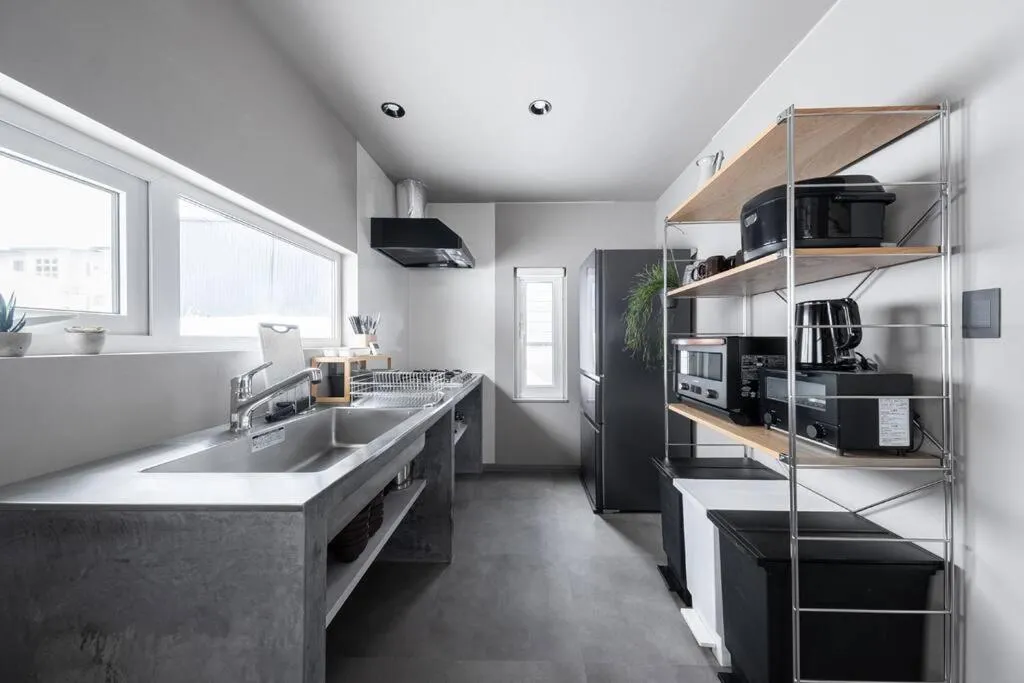 microwave in THE CELESTIAL