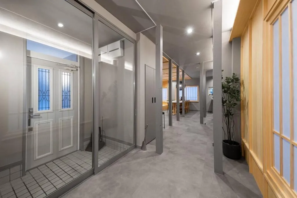 Facade/entrance in THE CELESTIAL