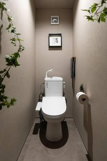 Toilet in THE CELESTIAL