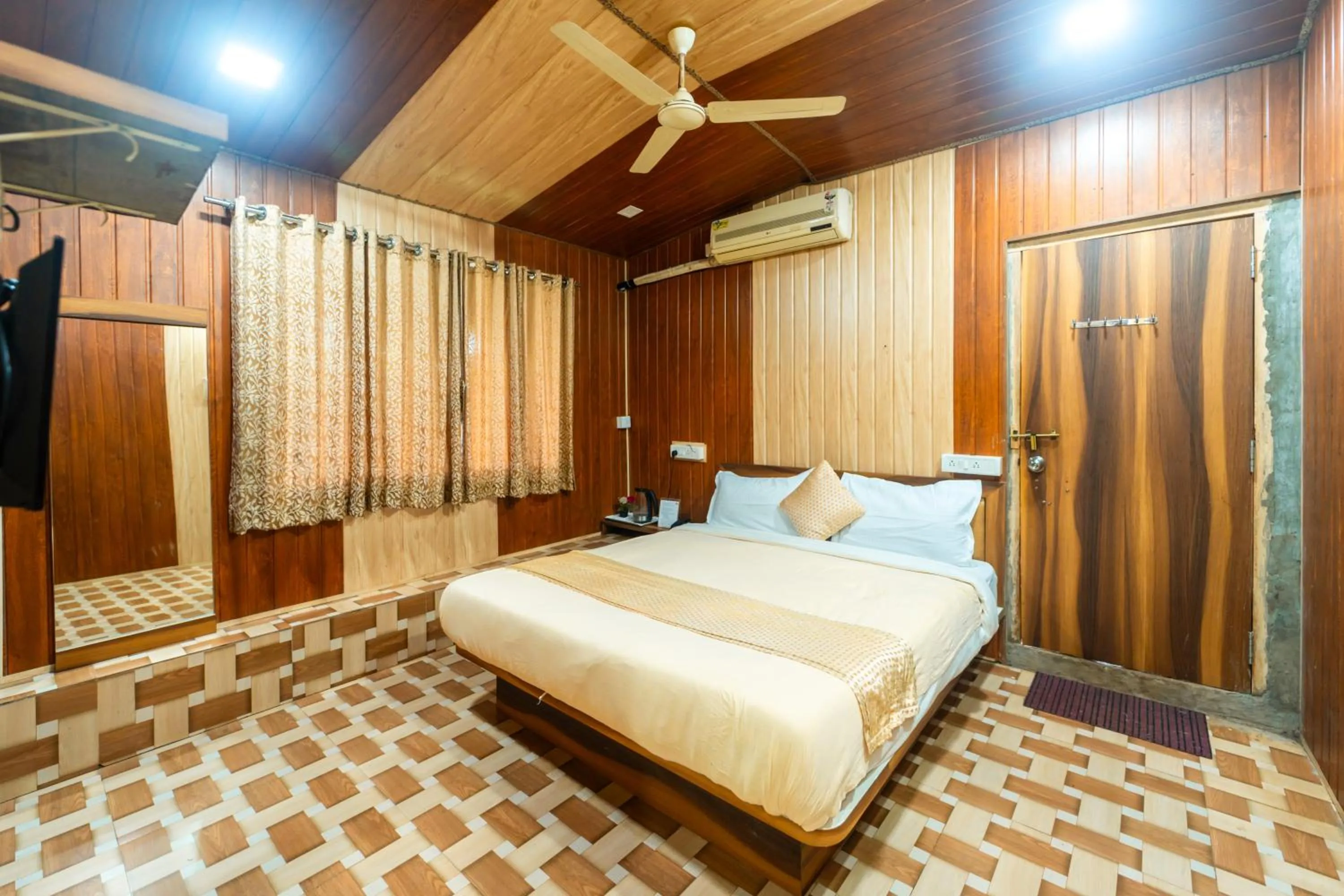 Bed in Strawberry County