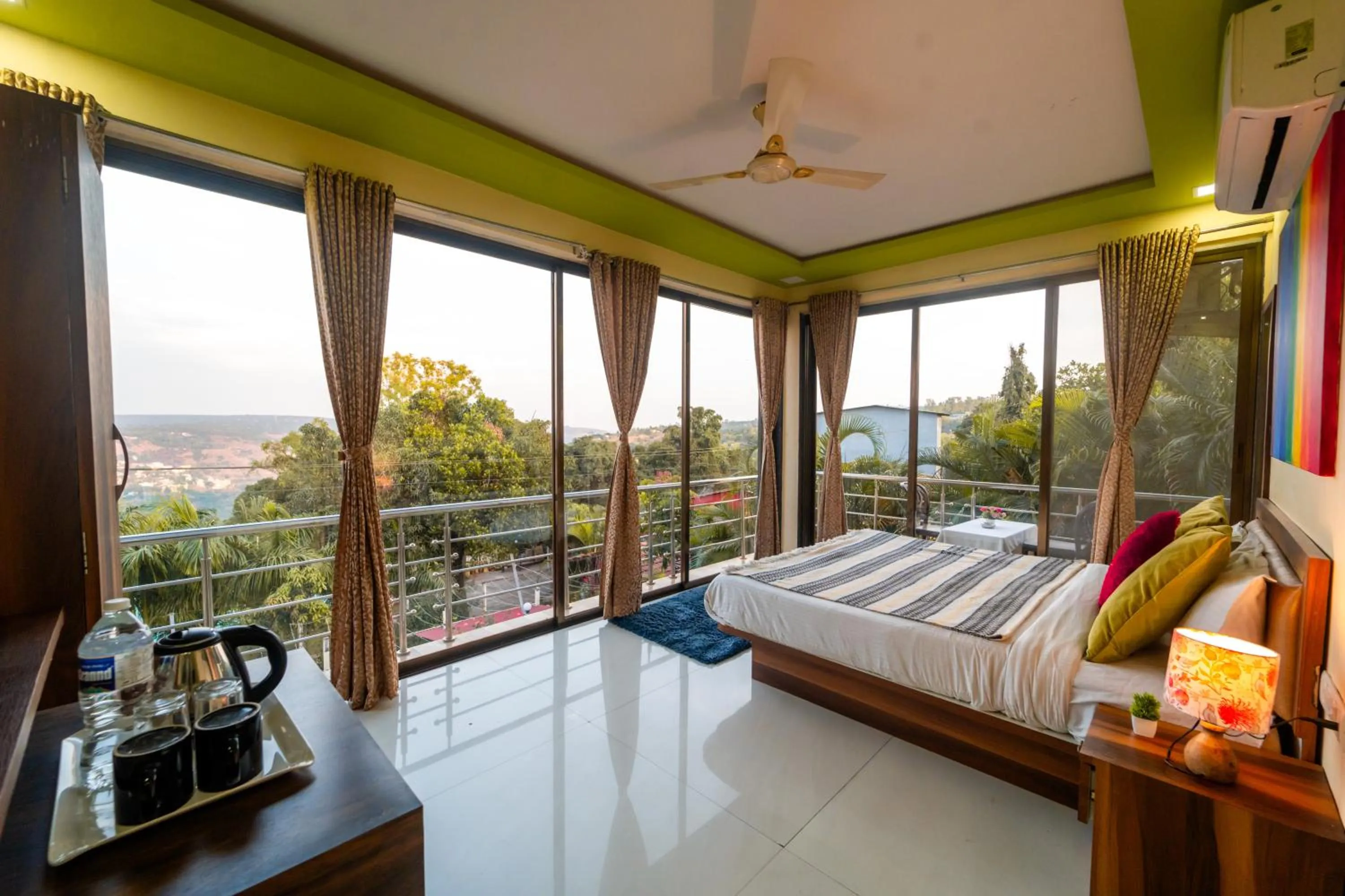 View (from property/room), Bed in Strawberry County