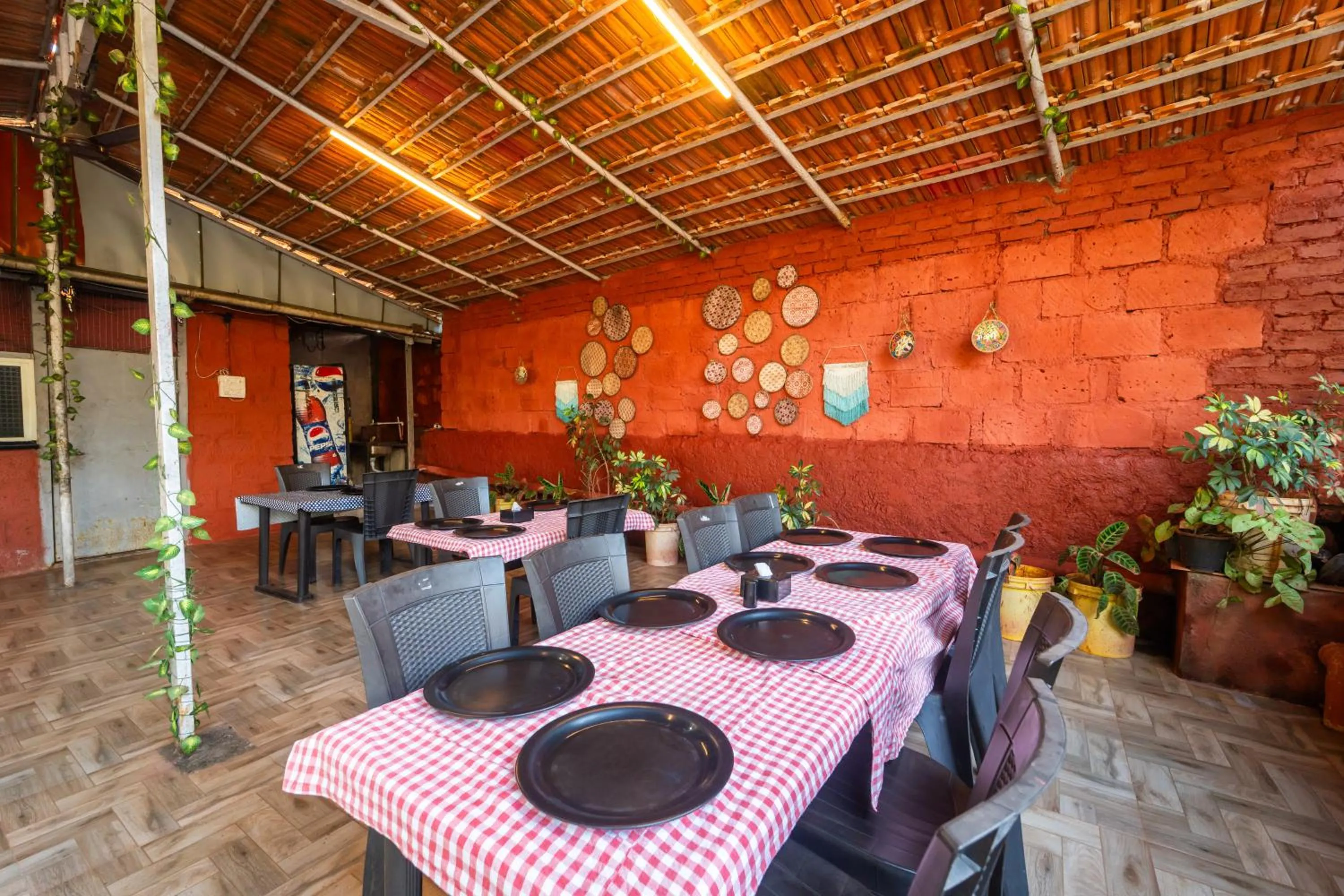 Restaurant/places to eat in Strawberry County