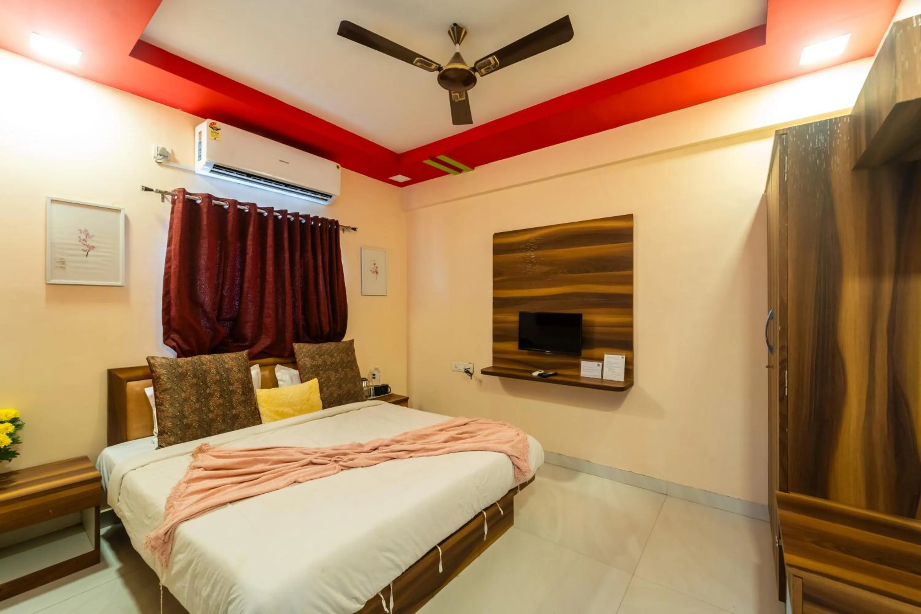 Bed in Strawberry County