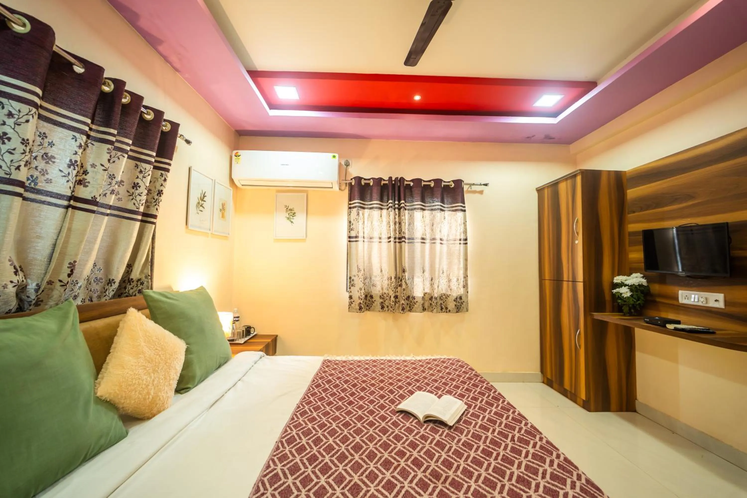 TV and multimedia, Bed in Strawberry County