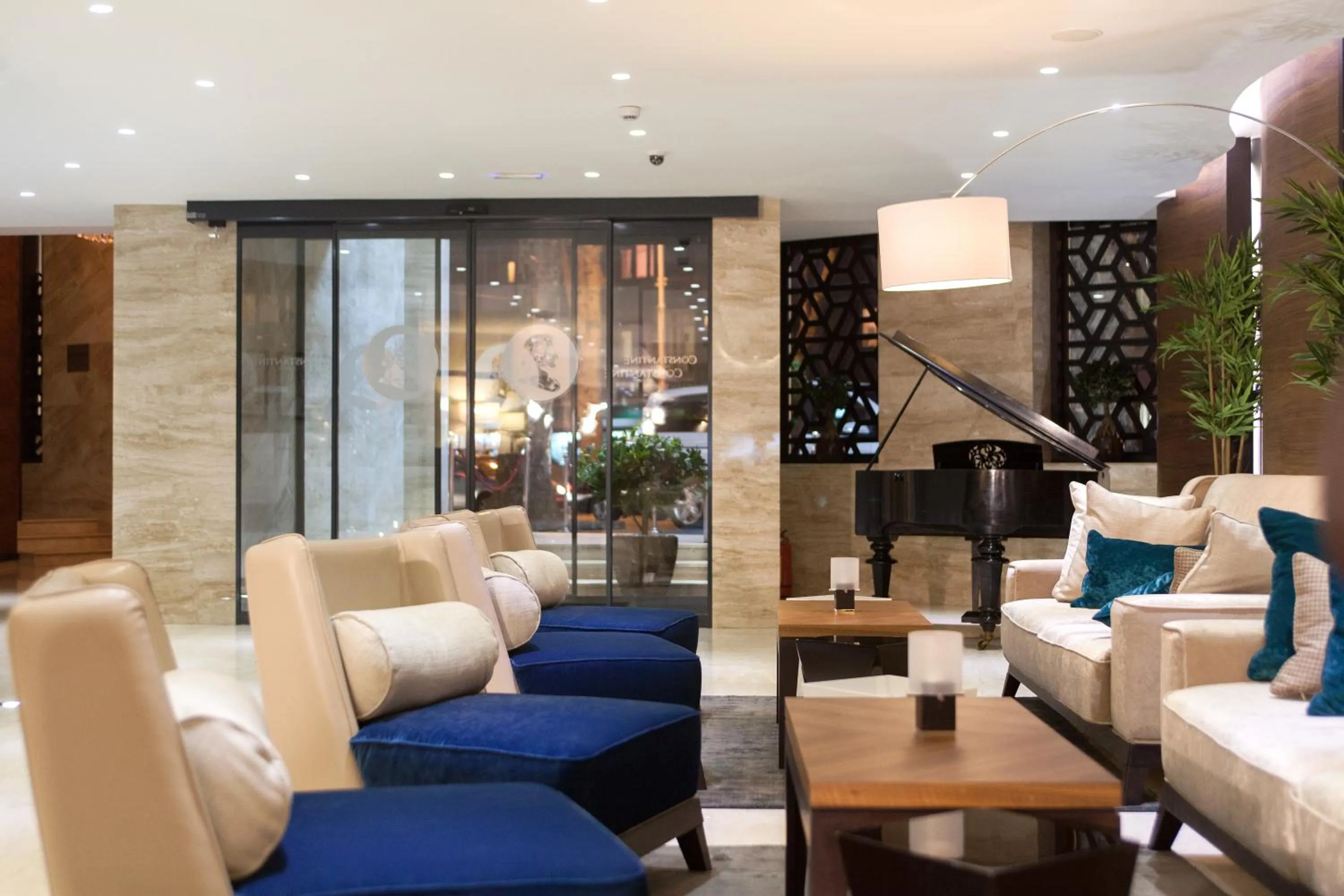 Facade/entrance in Hotel Constantine the Great