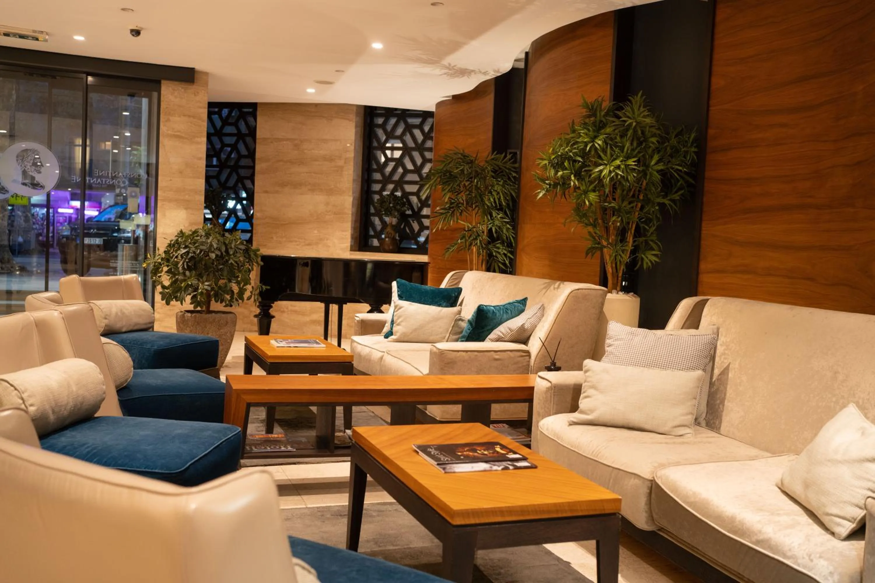 Lobby or reception in Hotel Constantine the Great