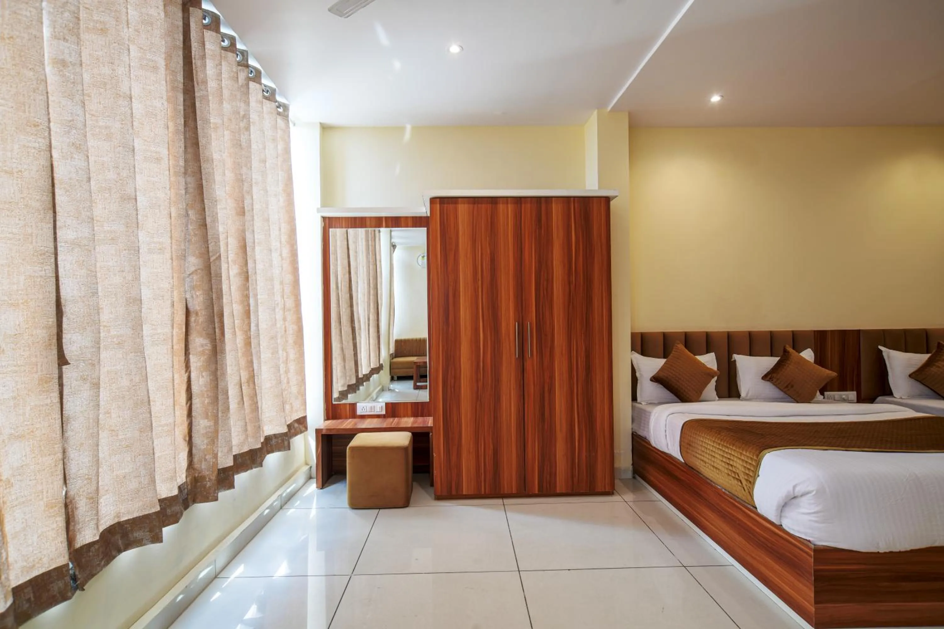 Bedroom, Bed in Radhe Krishna Resort