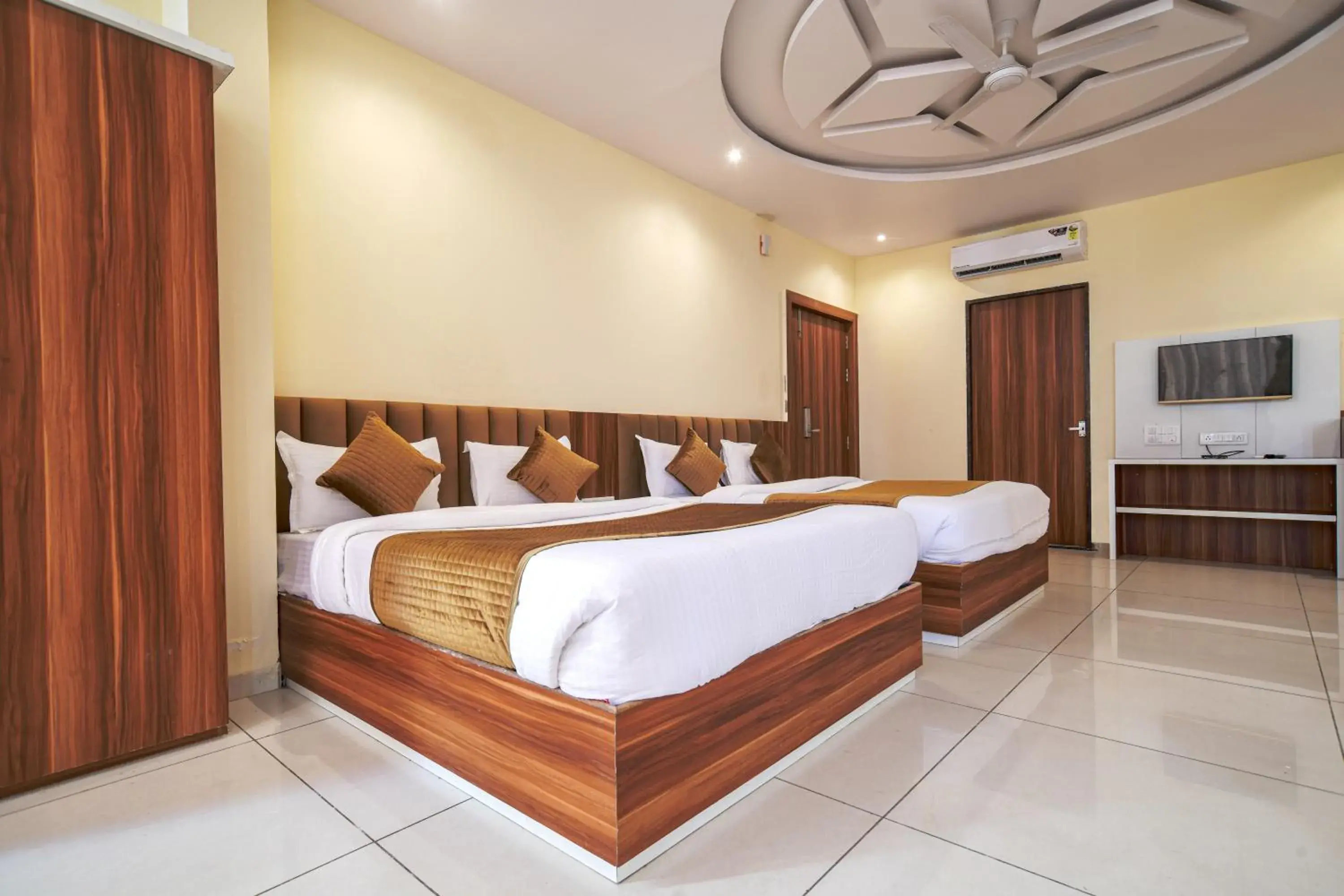 Duplex Quadruple Room in Radhe Krishna Resort Duplex Quadruple Room in Radhe Krishna Resort