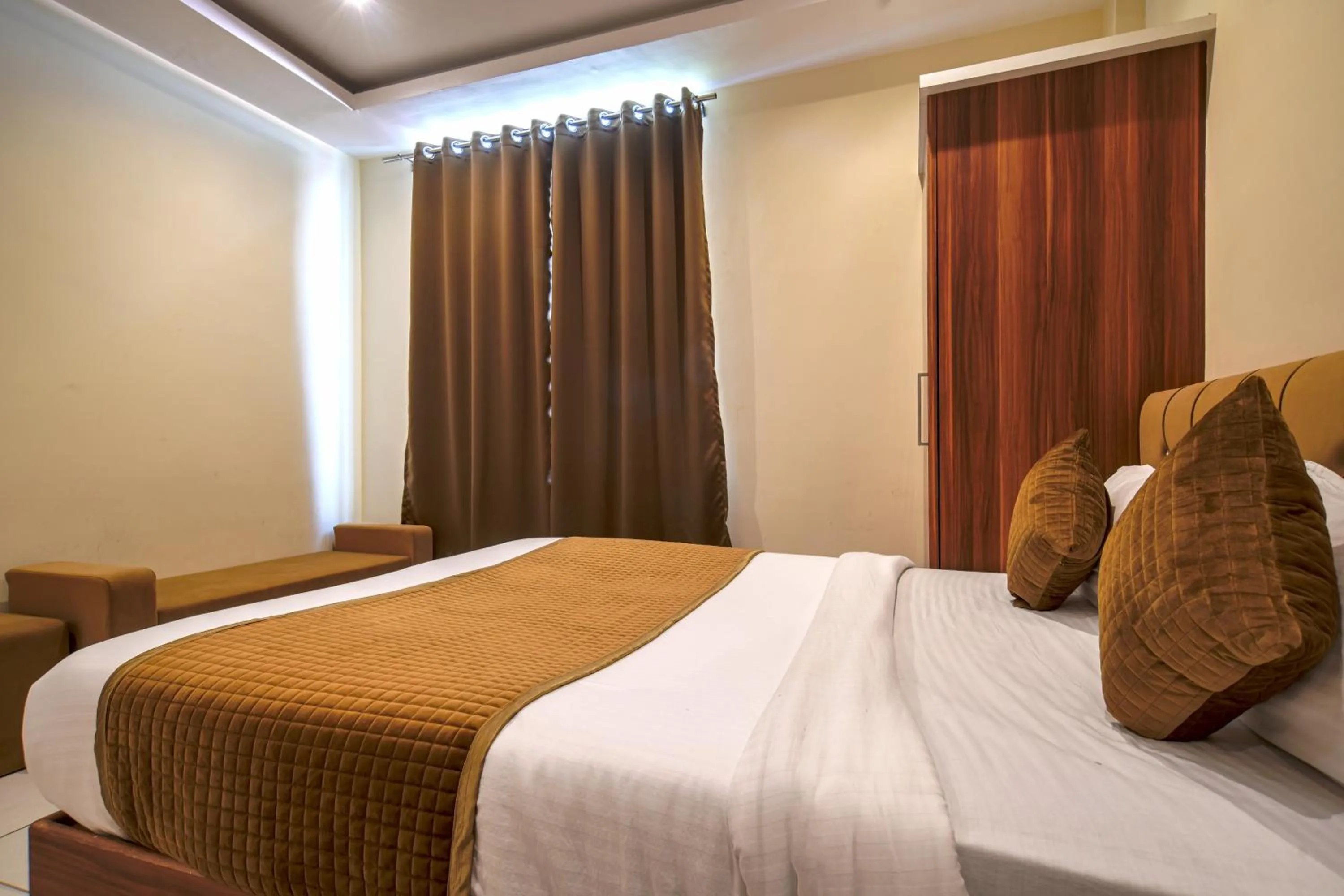 Photo of the whole room, Bed in Radhe Krishna Resort