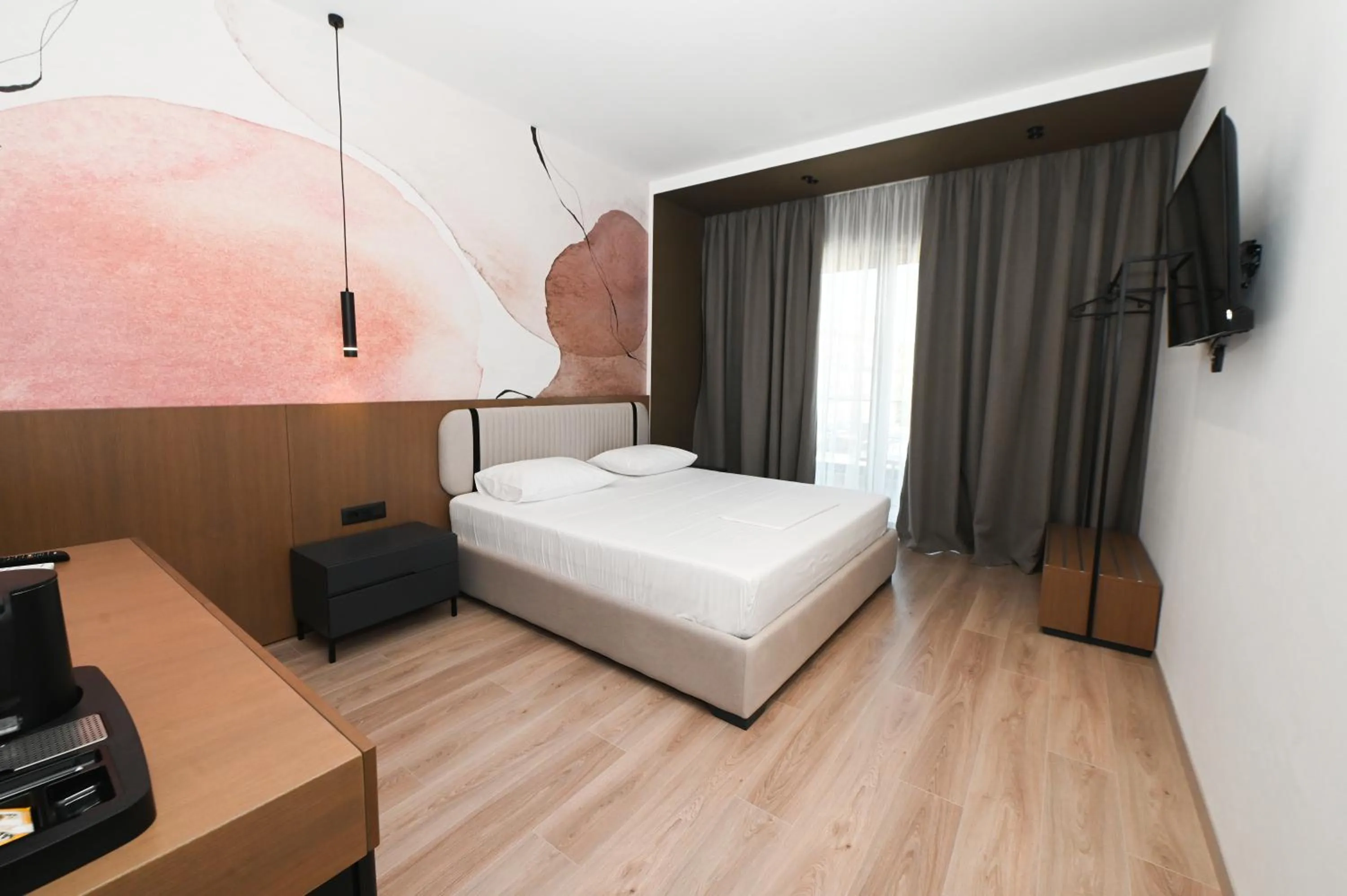 TV and multimedia, Bed in Monun Hotel