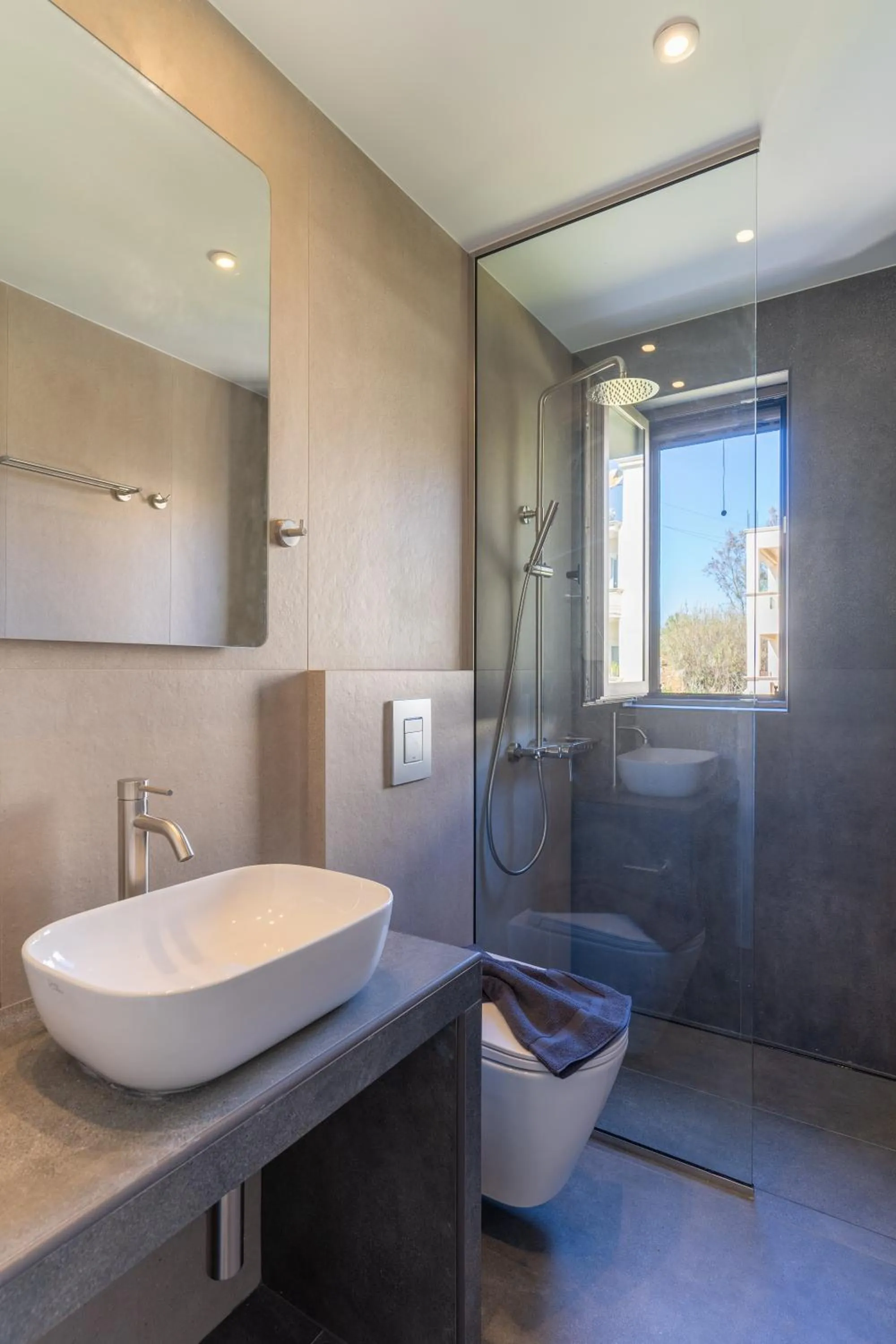 Bathroom in Dreta Suites