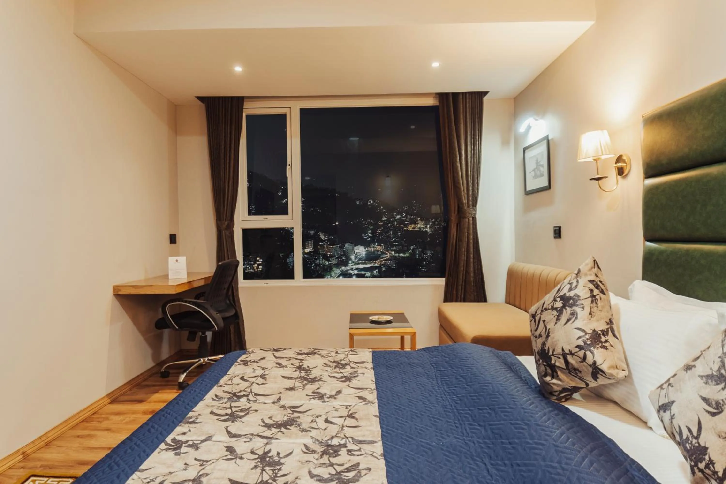 Bedroom, Bed in ETHO METHO GANGTOK