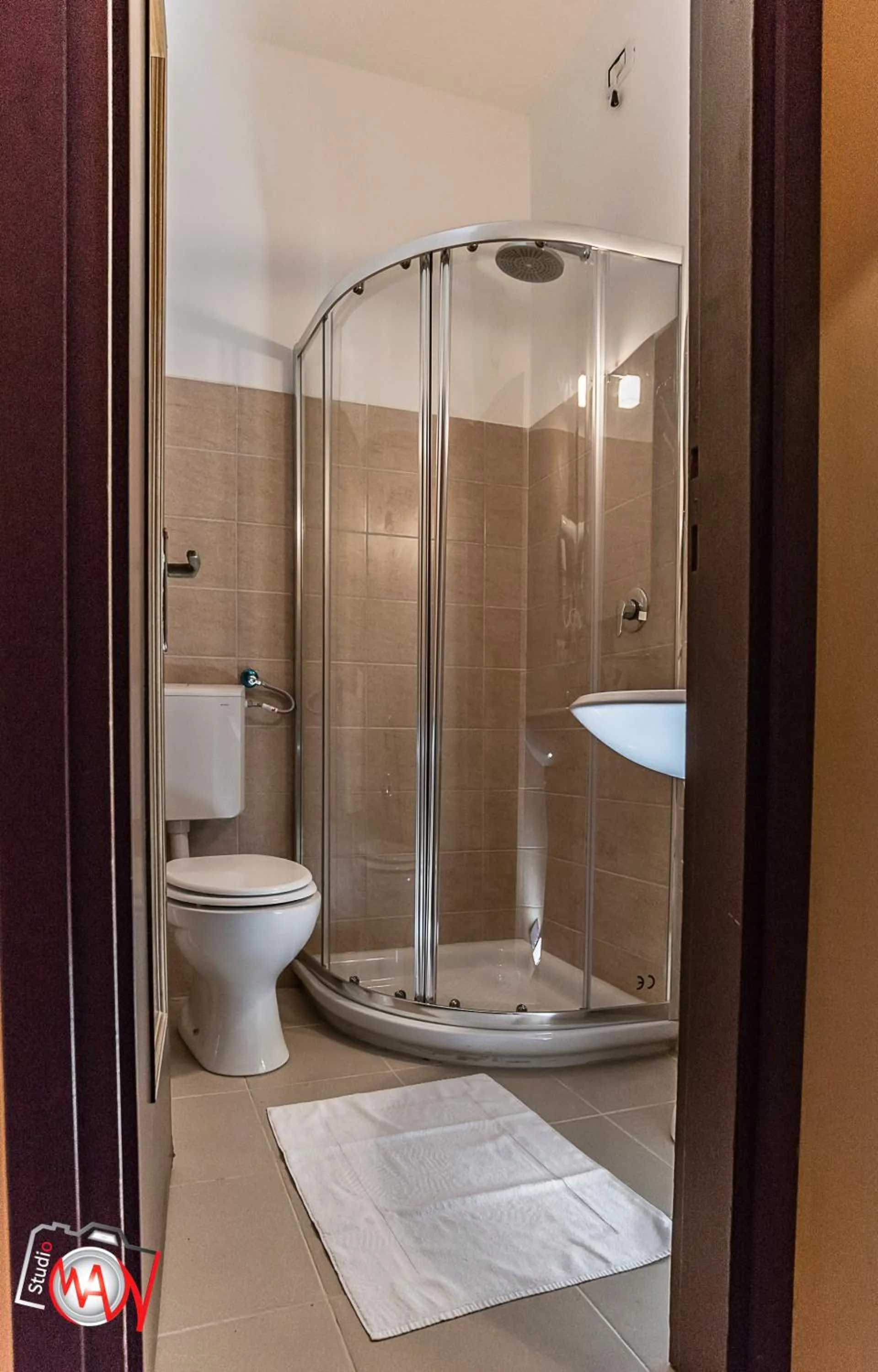 Shower in Hotel Moderno