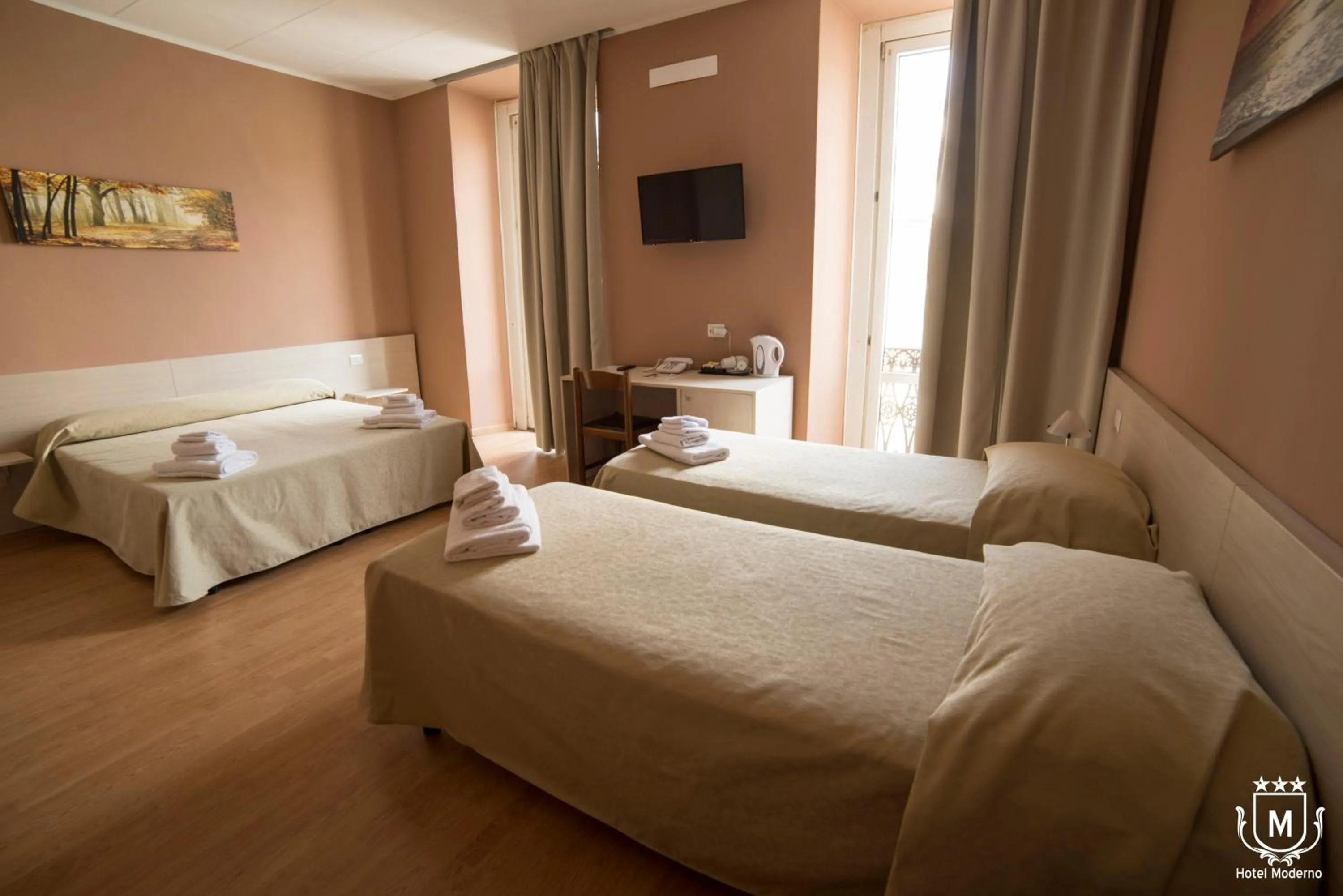 Bed in Hotel Moderno