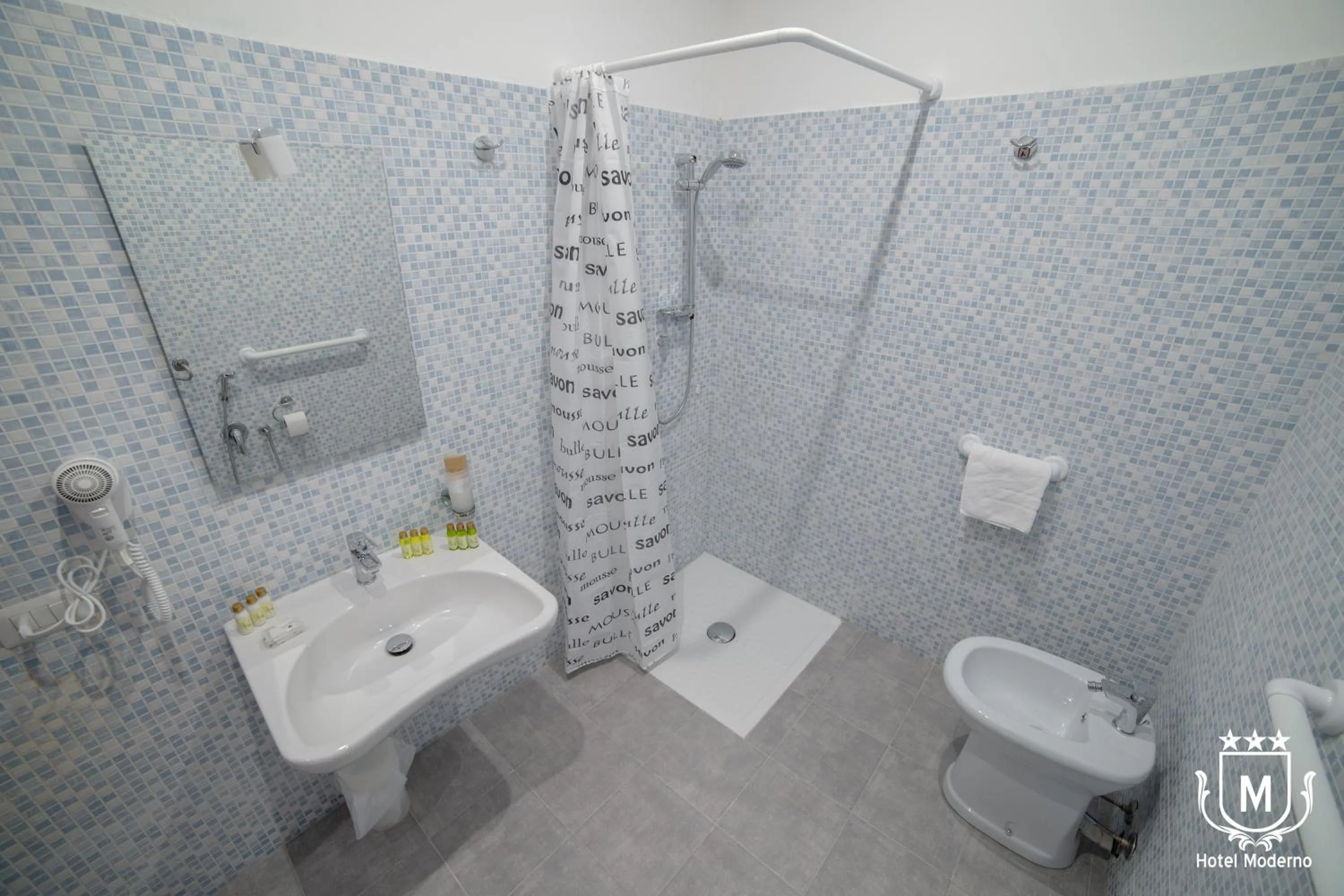 Toilet in Hotel Moderno