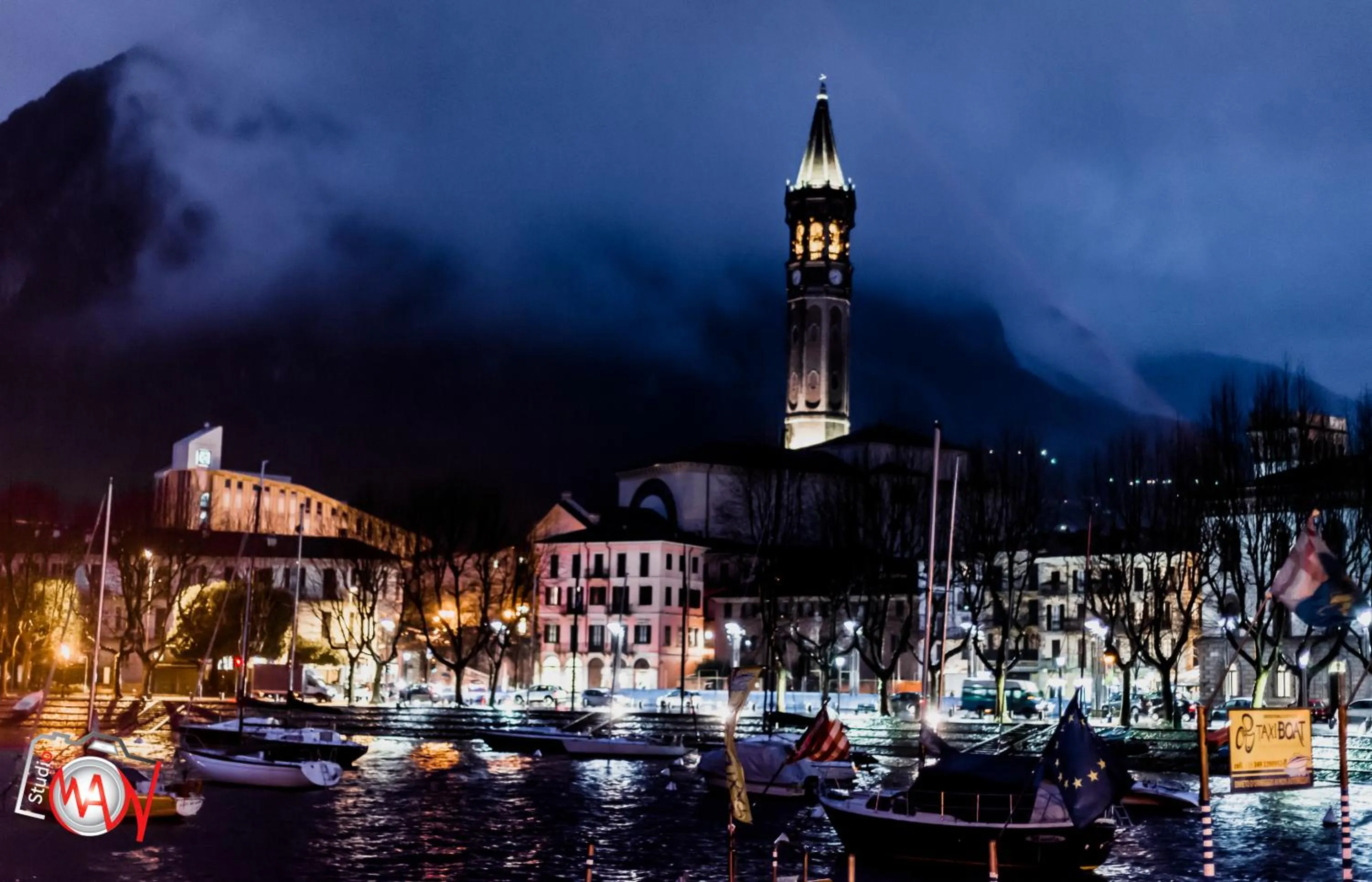 Logo/Certificate/Sign in Hotel Moderno