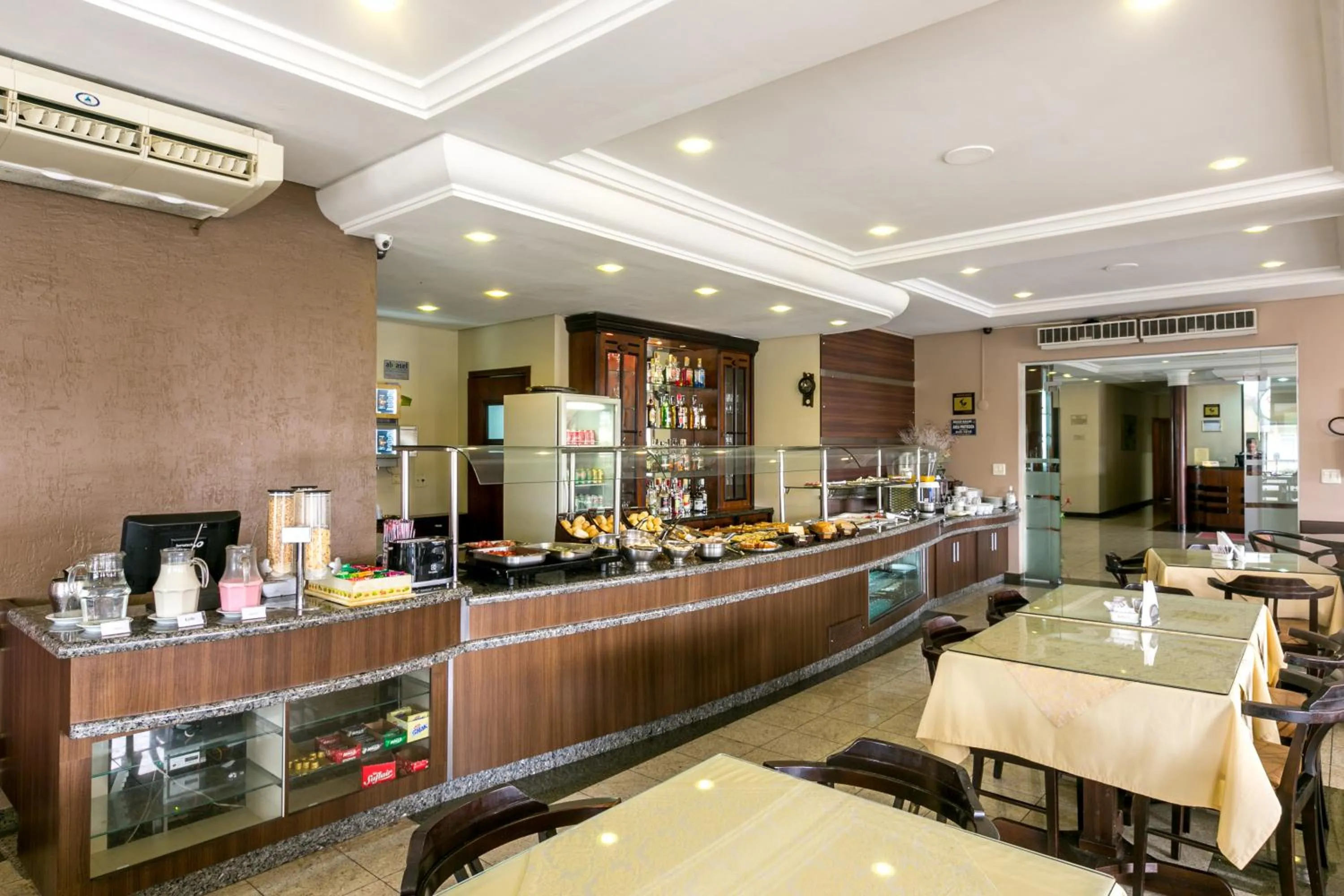 Restaurant/places to eat in Hotel Exclusivo