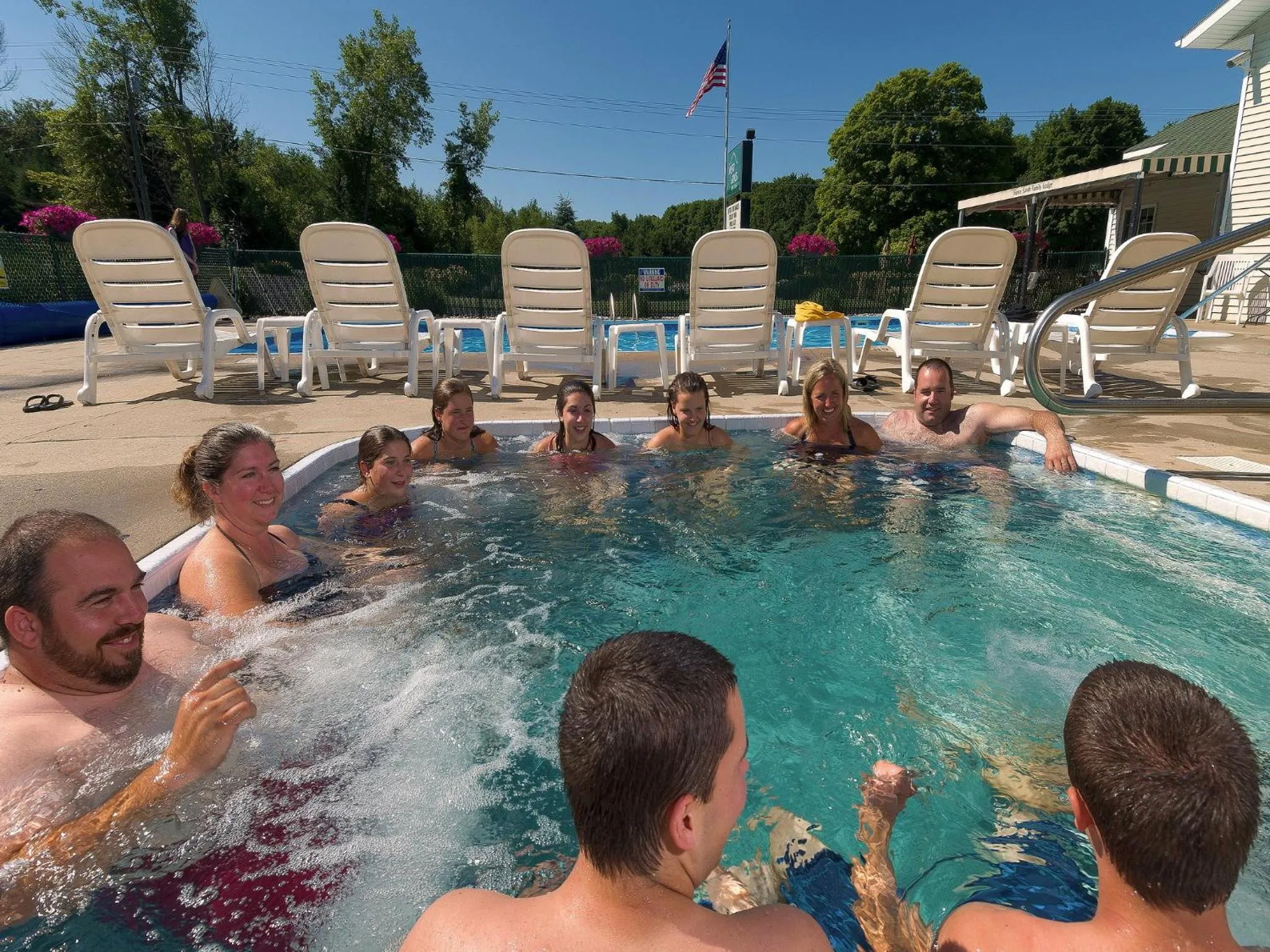 Swimming pool in Sierra Sands Family Lodge