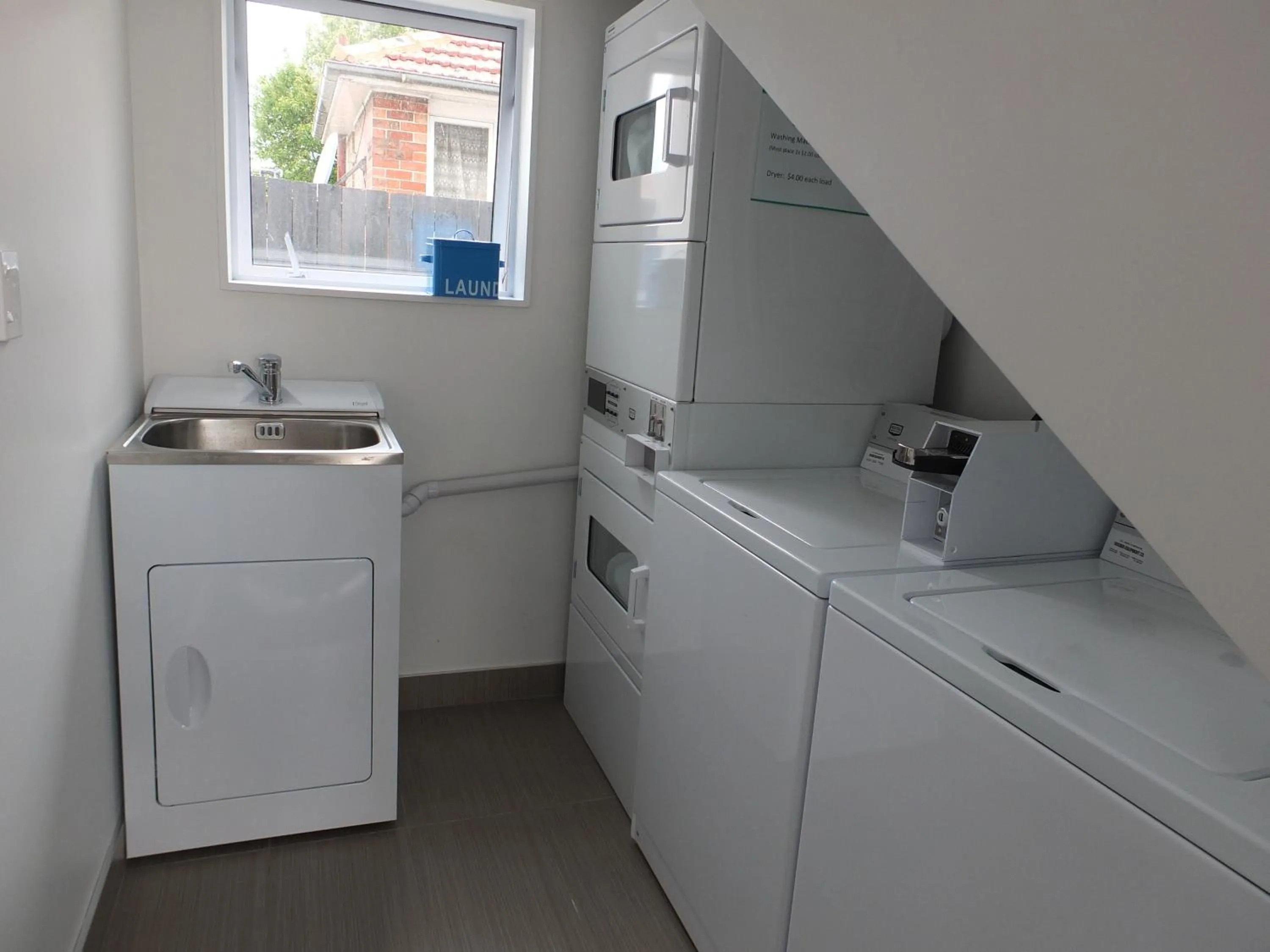 Day in 101 Stars Motel