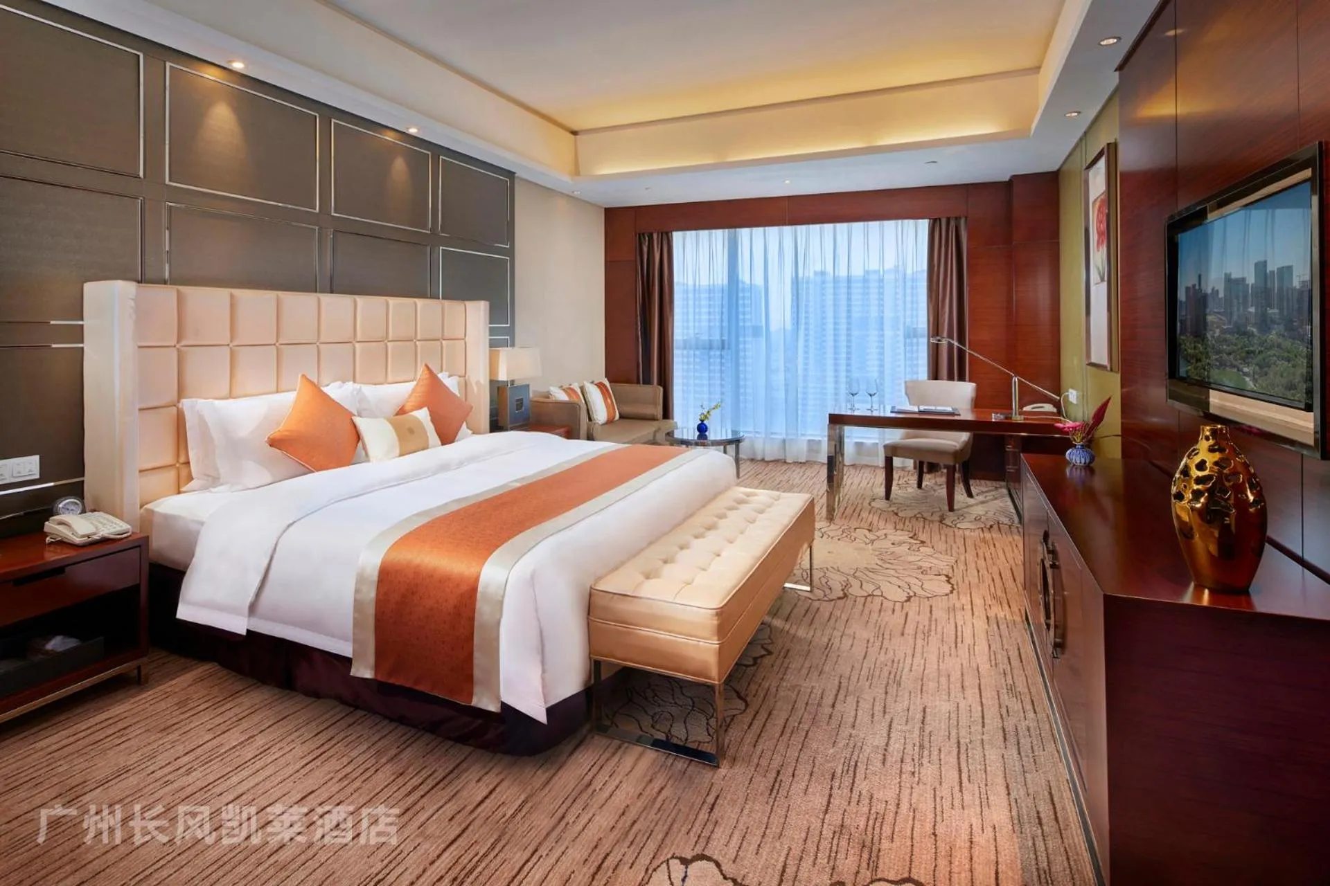 Bed in Guangzhou ChangFeng Gloria Plaza Hotel