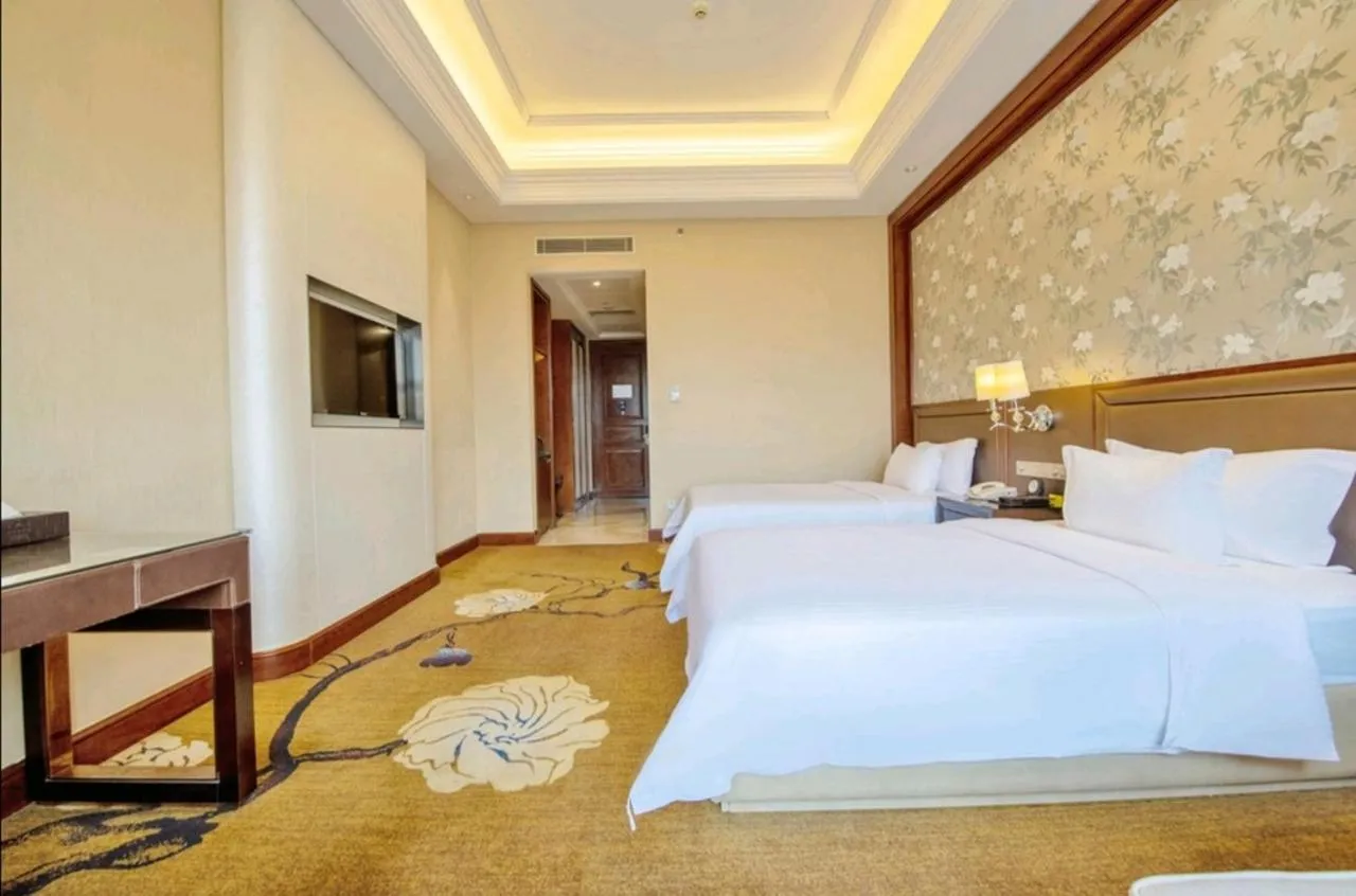 Bed in Days Hotel by Wyndham Logan City Huizhou