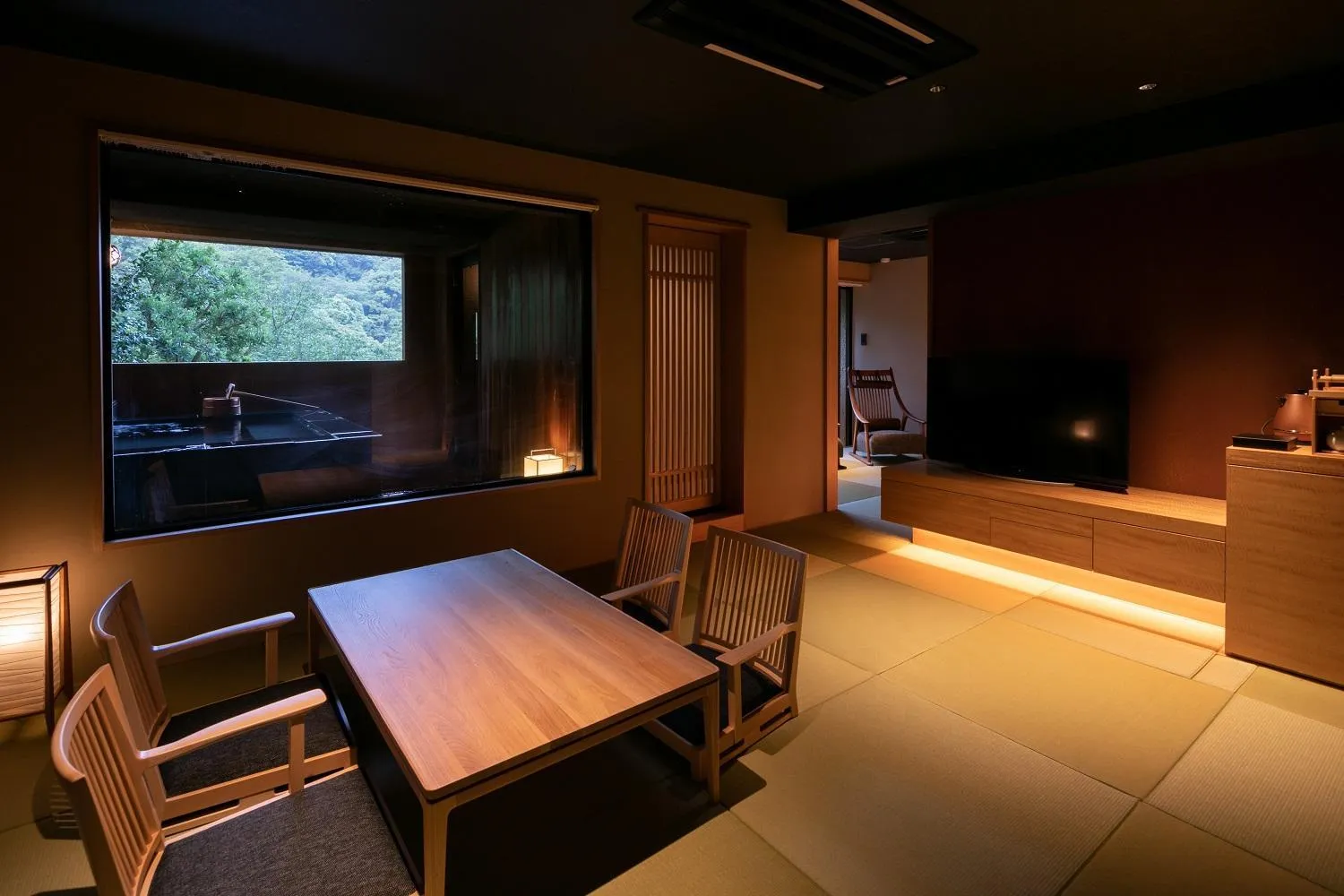 Photo of the whole room in Watei Kazekomichi