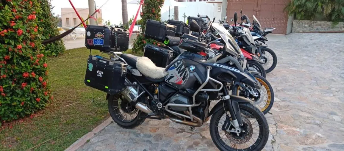 Property building in Hotel Casa Rush