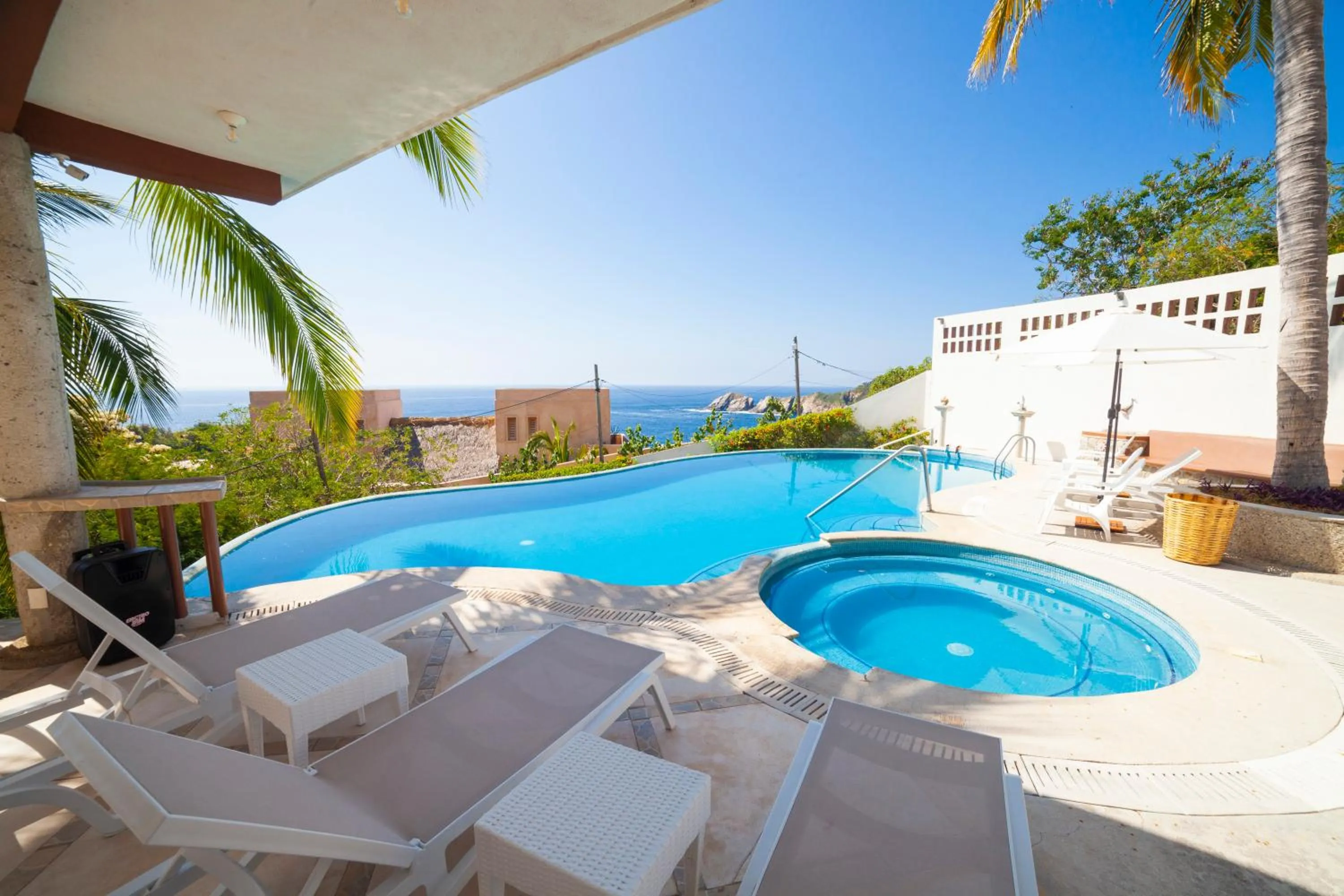 Pool view in Hotel Casa Rush