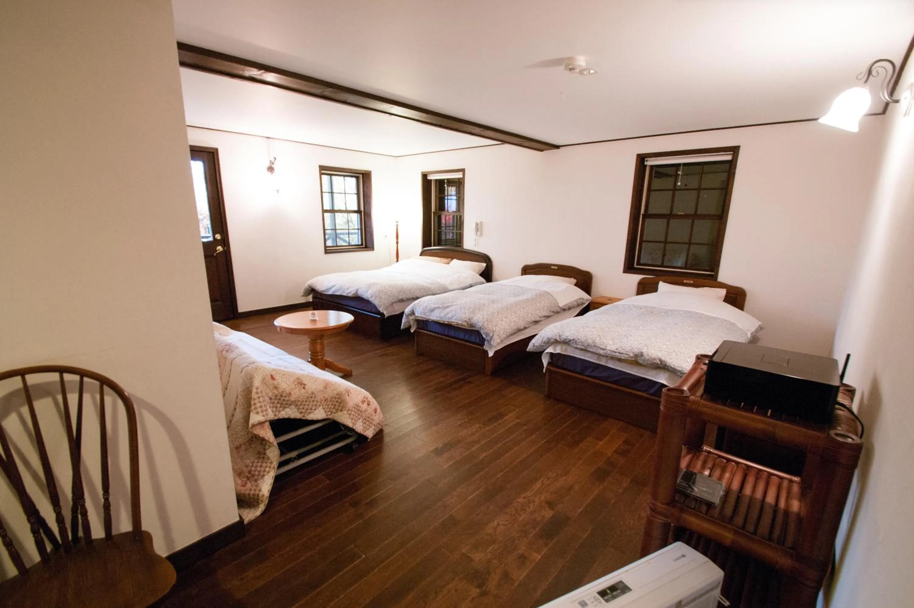 Photo of the whole room, Bed in Tombouctou