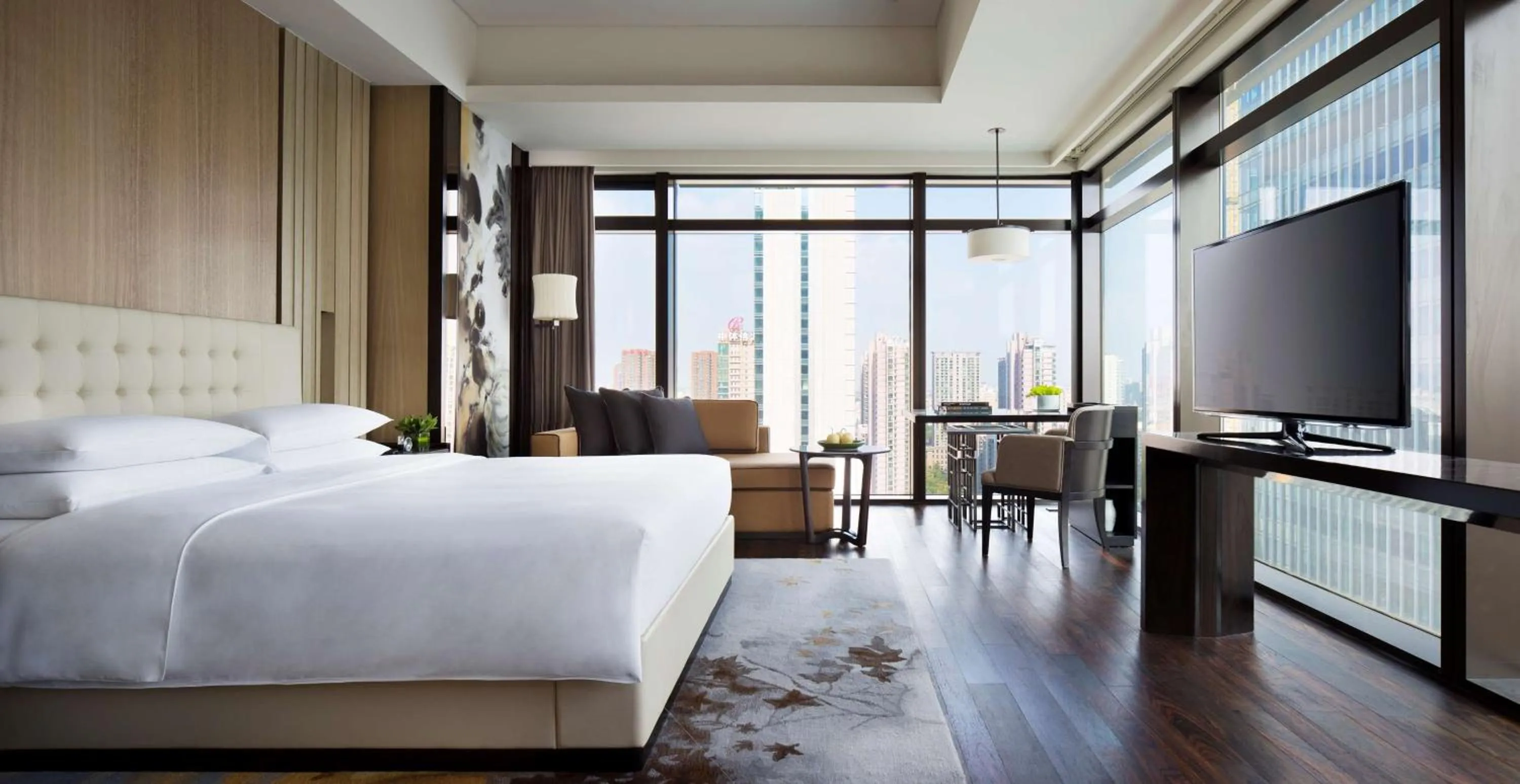 Photo of the whole room, Bed in Grand Hyatt Shenyang