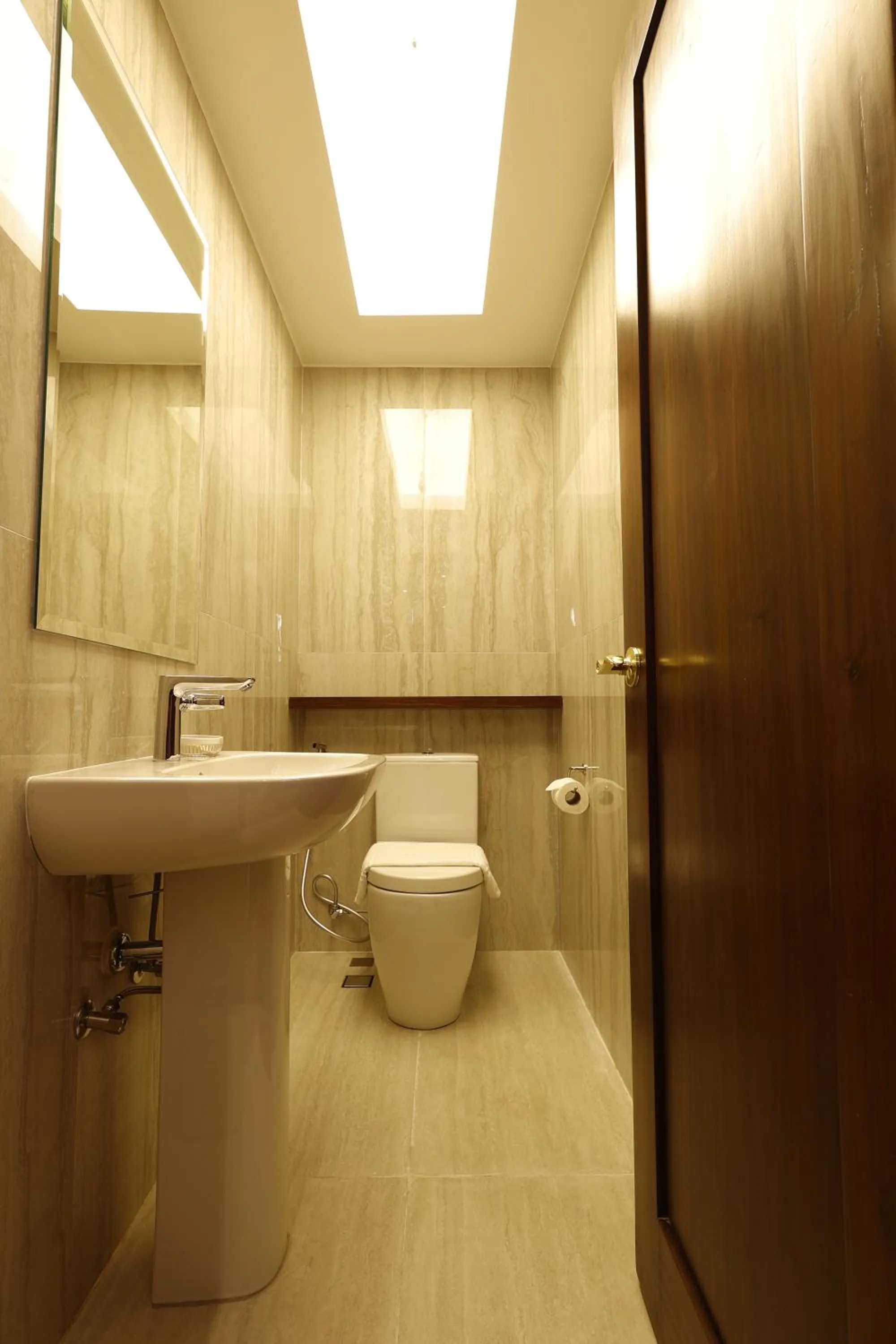 Shower in The Harvest Hotel Managed by HII