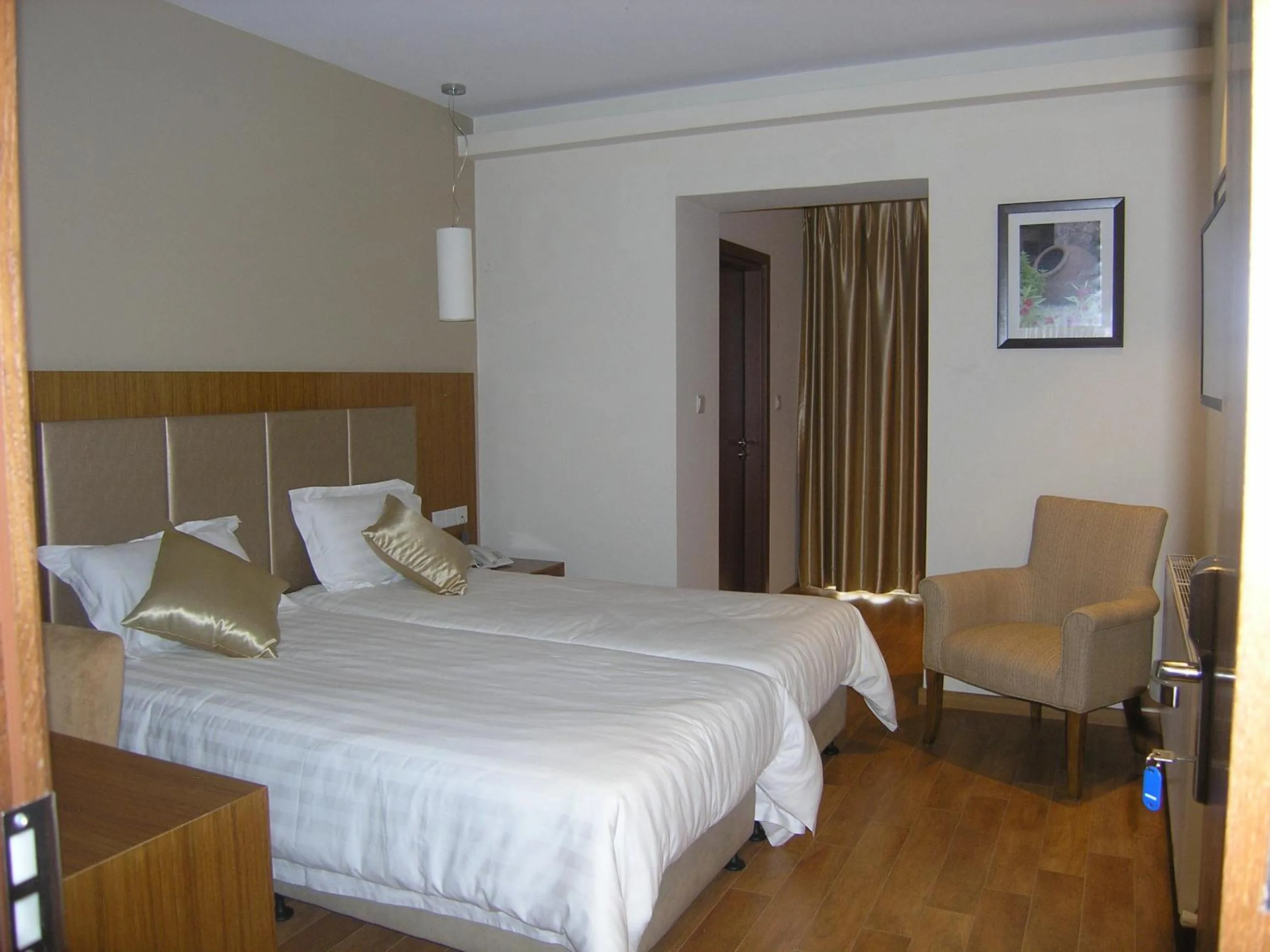 Photo of the whole room, Bed in Livadia Hotel Kyperounta