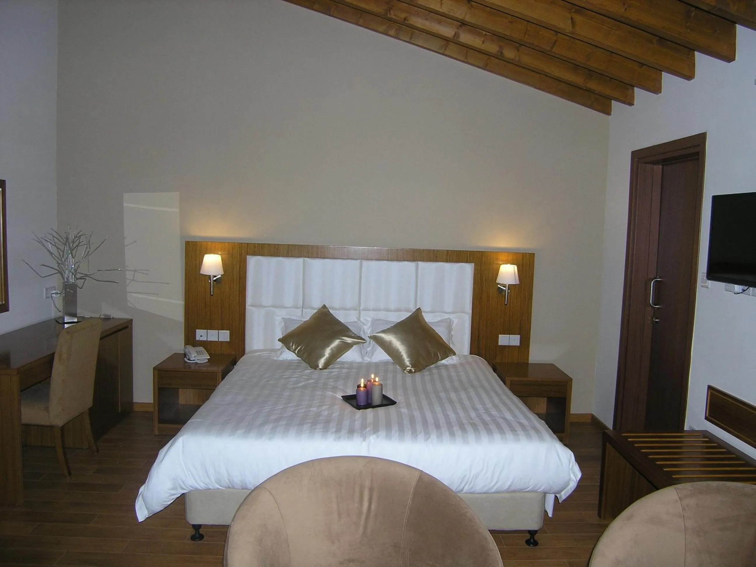 Bed in Livadia Hotel Kyperounta