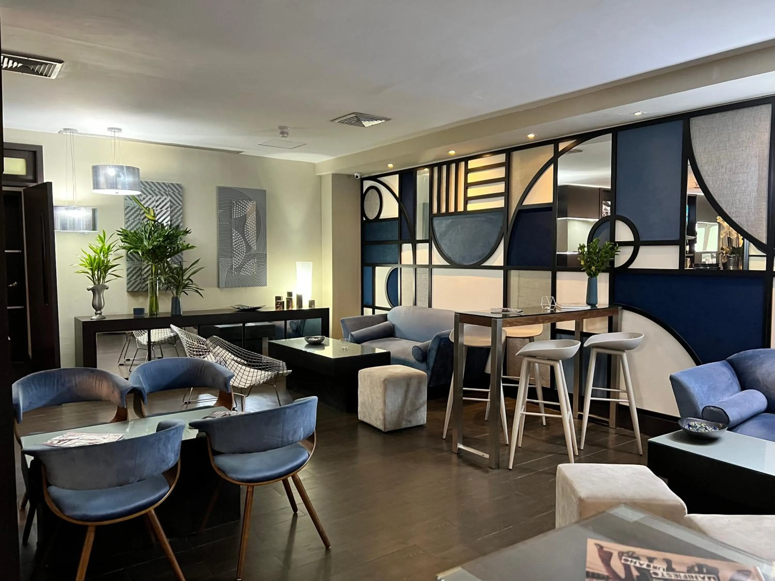 Restaurant/places to eat in Hotel GH Guaparo Inn Valencia