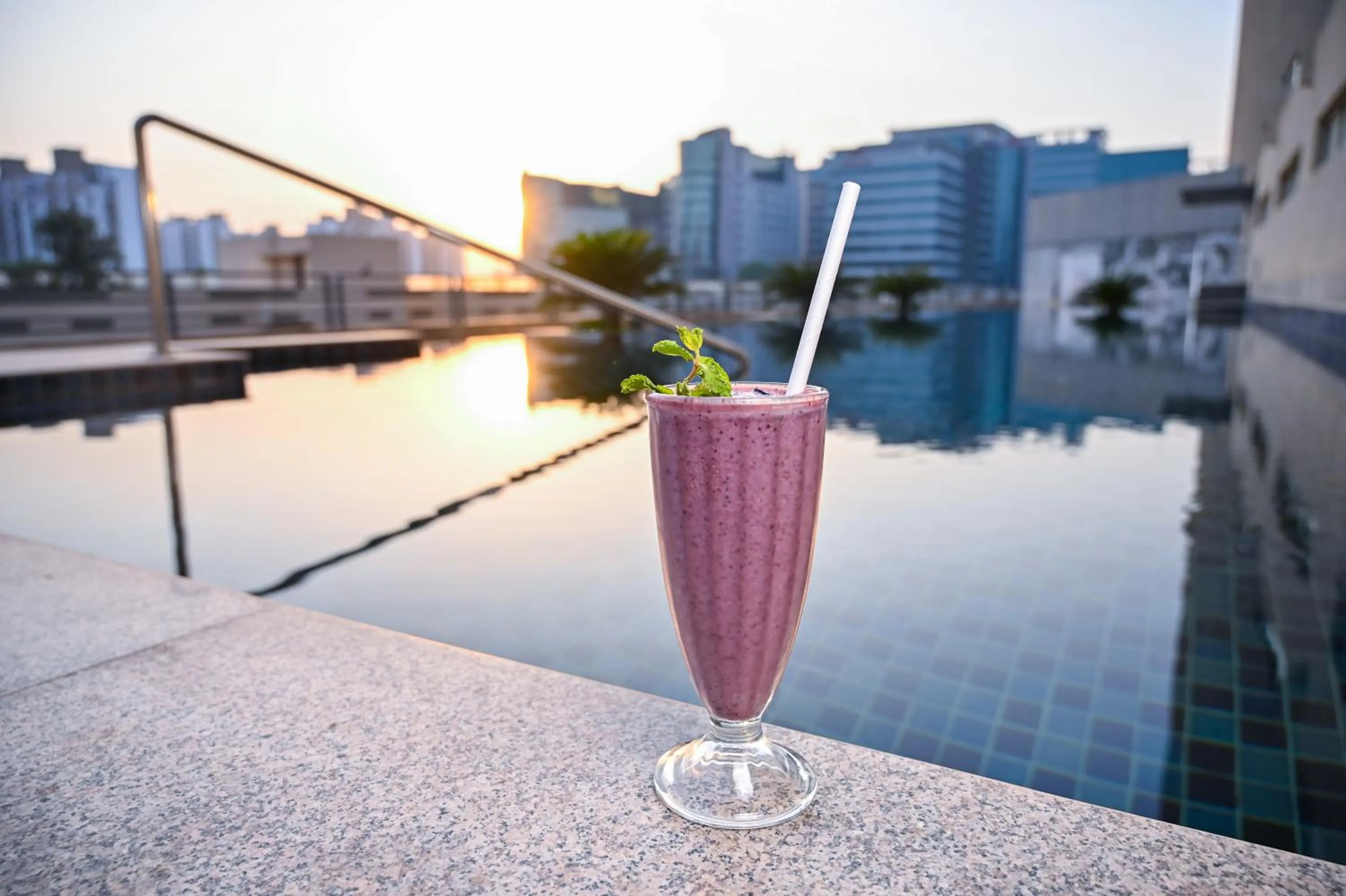 Swimming pool in Alivaa Hotel Gurugram Sohna Road City Center